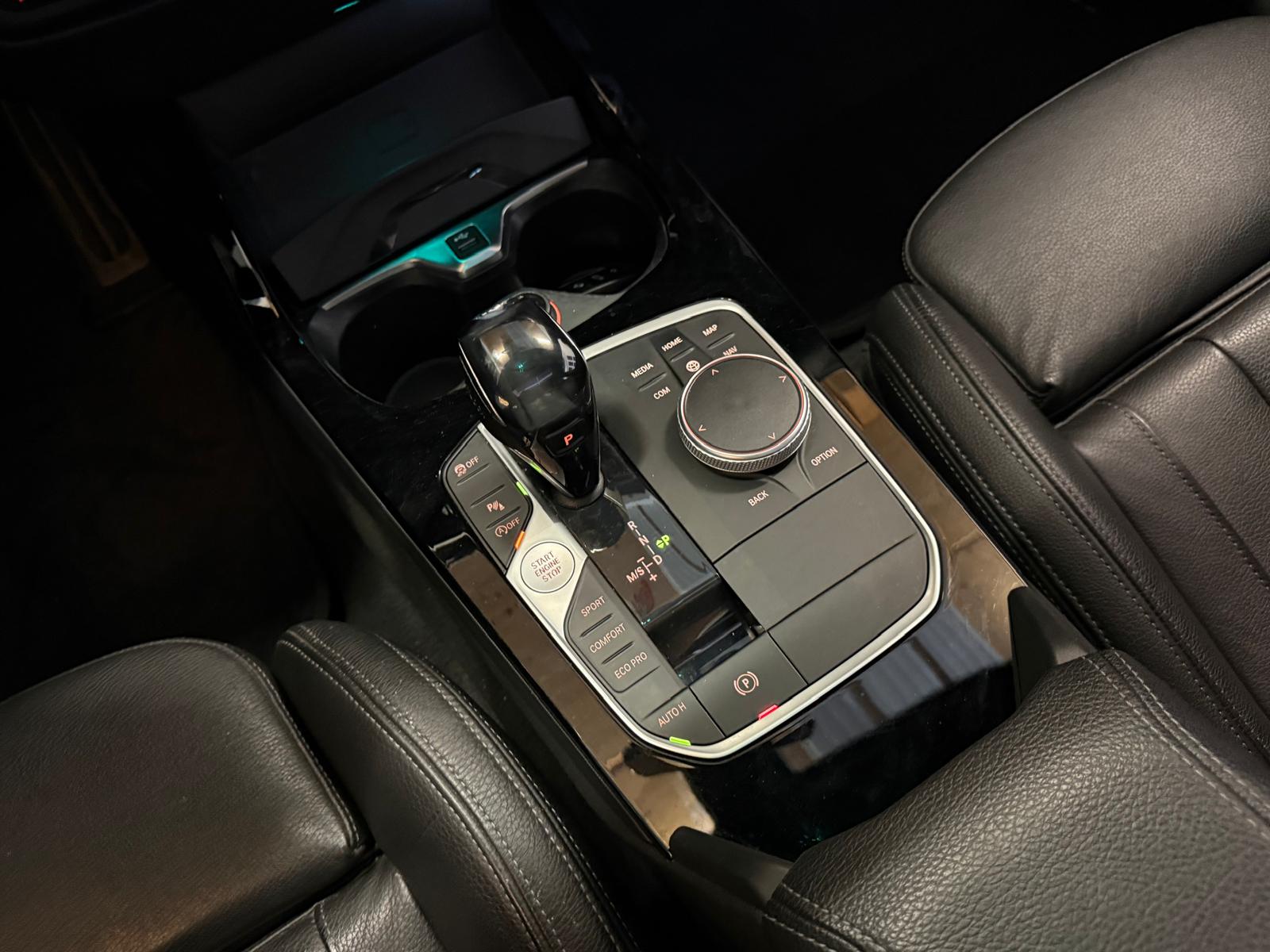 BMW M135i xDrive Steptronic-image-28