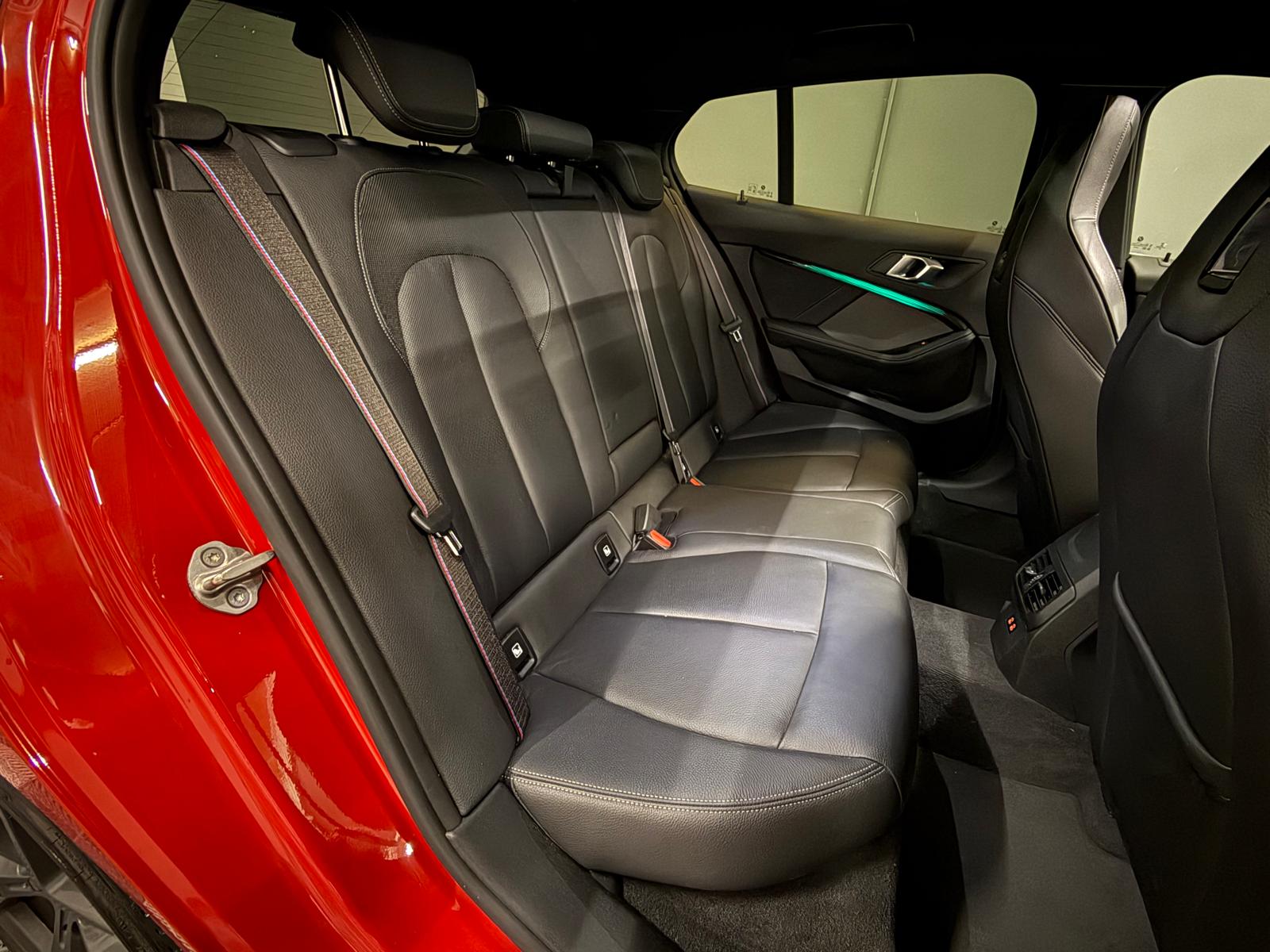 BMW M135i xDrive Steptronic-image-14