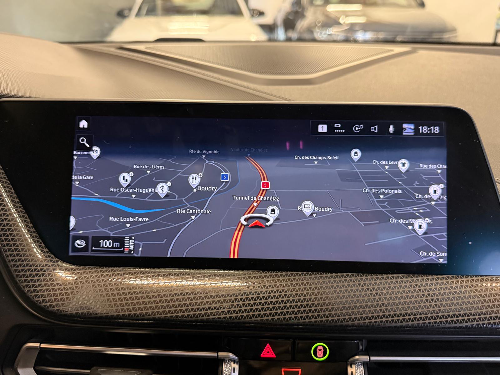 BMW M135i xDrive Steptronic-image-25