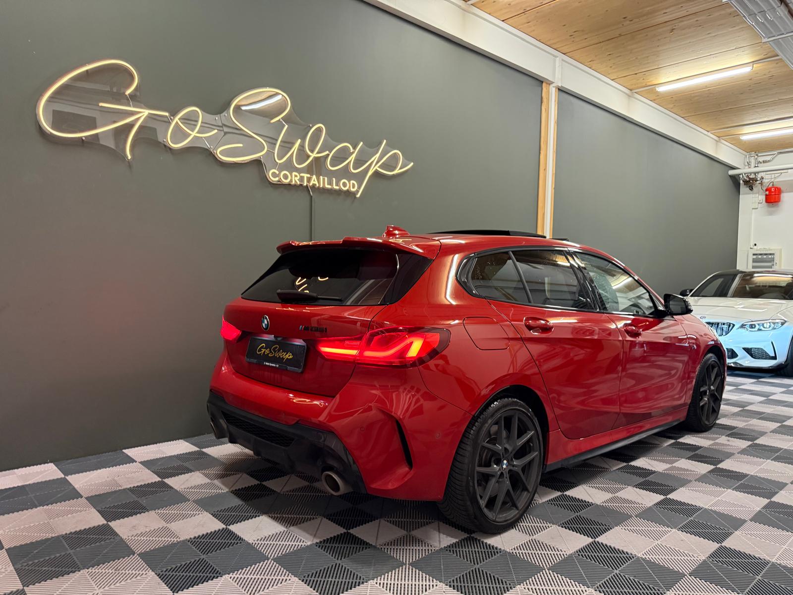 BMW M135i xDrive Steptronic-image-5