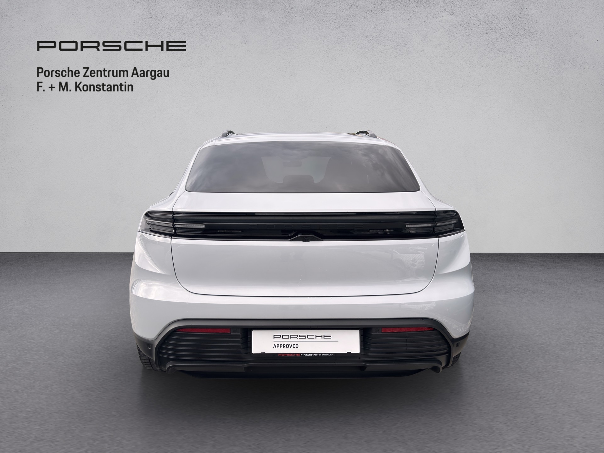 PORSCHE Macan 4-image-3
