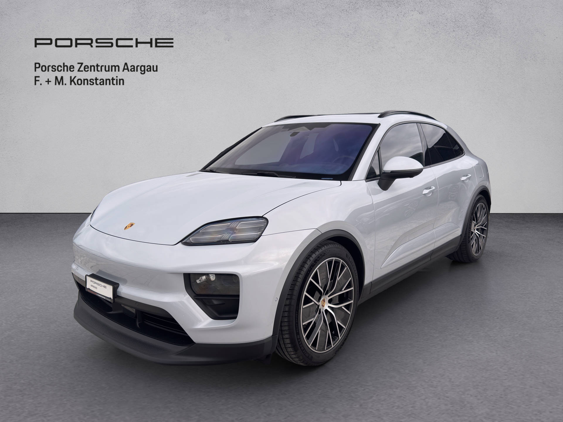 PORSCHE Macan 4-image-0