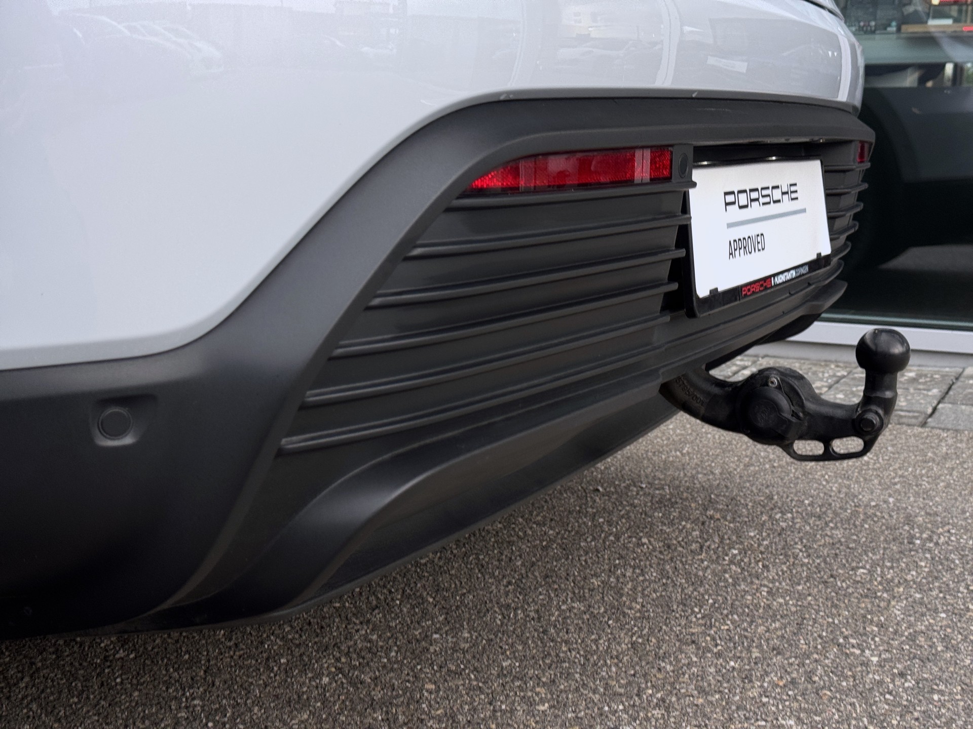 PORSCHE Macan 4-image-4