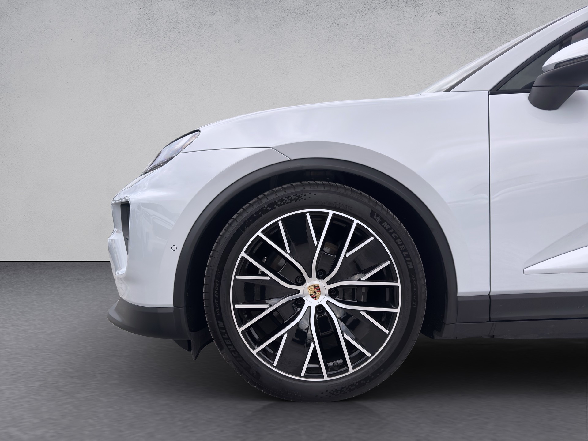 PORSCHE Macan 4-image-14