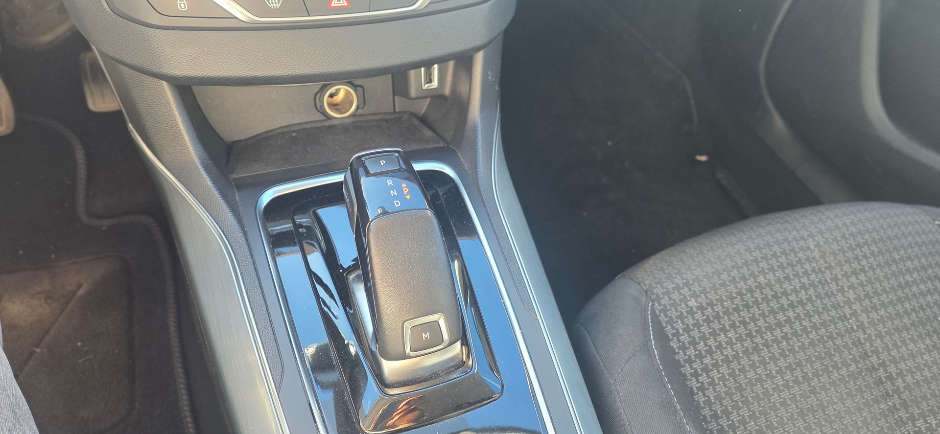 PEUGEOT 308-image-6