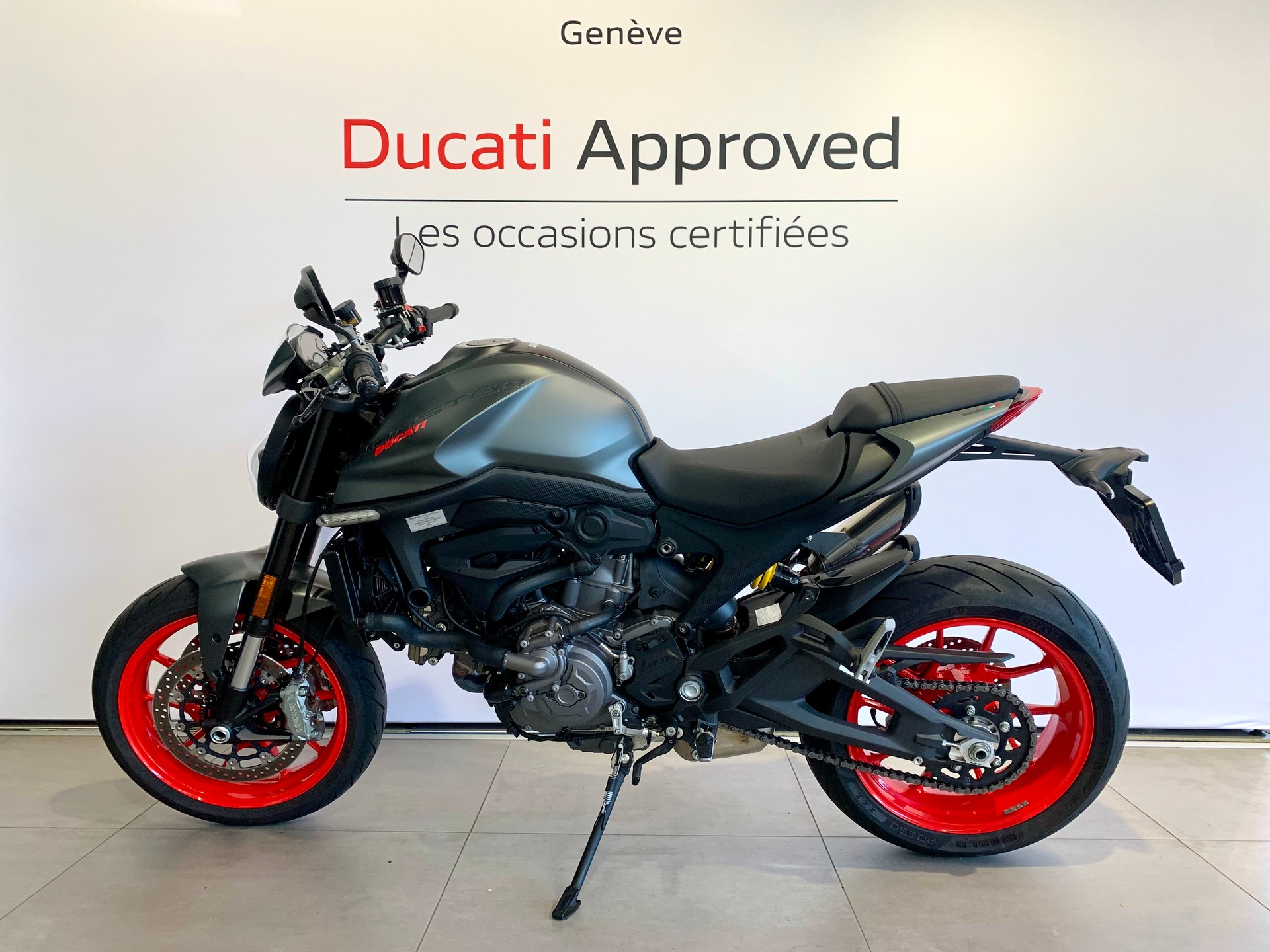 DUCATI Monster + 937-showroom-element-1