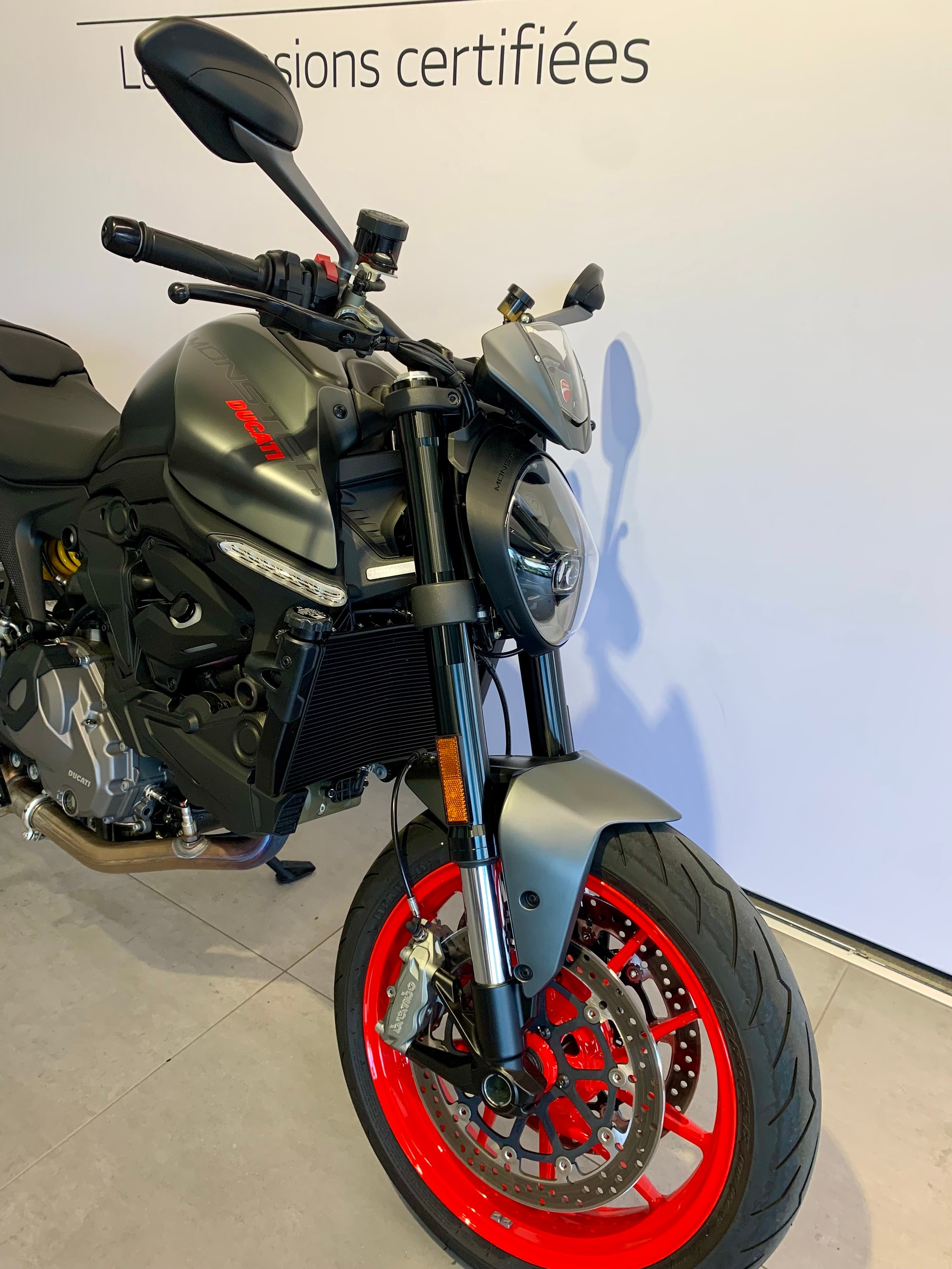 DUCATI Monster + 937-showroom-element-3