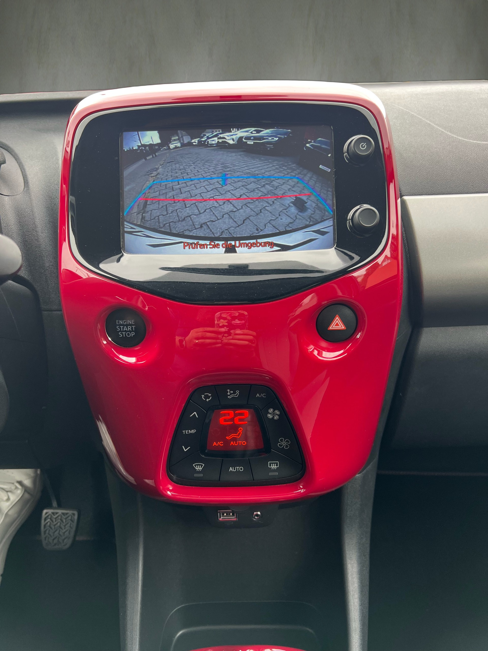 CITROEN C1 1.2 VTi Shine Edition-image-18