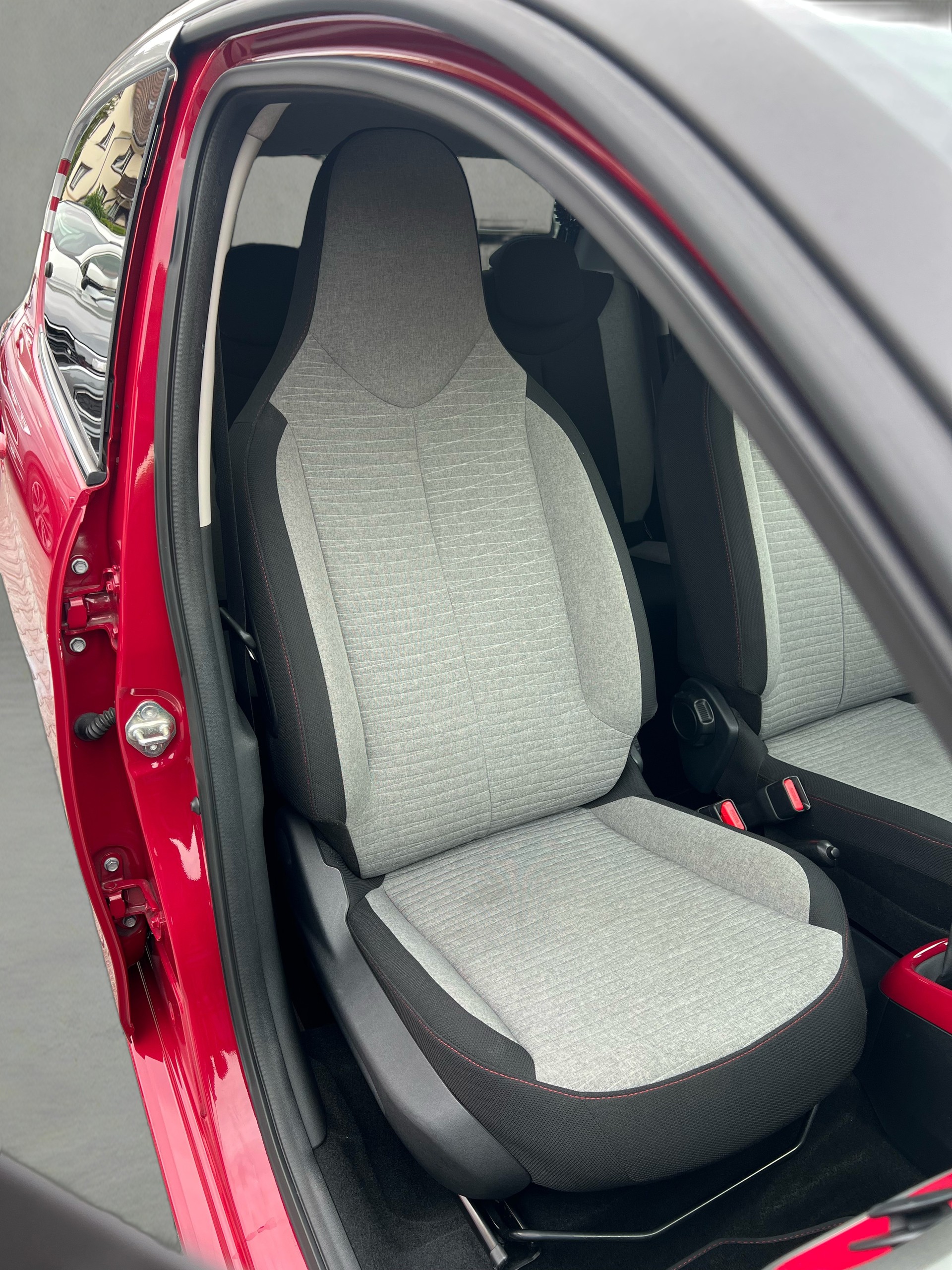 CITROEN C1 1.2 VTi Shine Edition-image-13