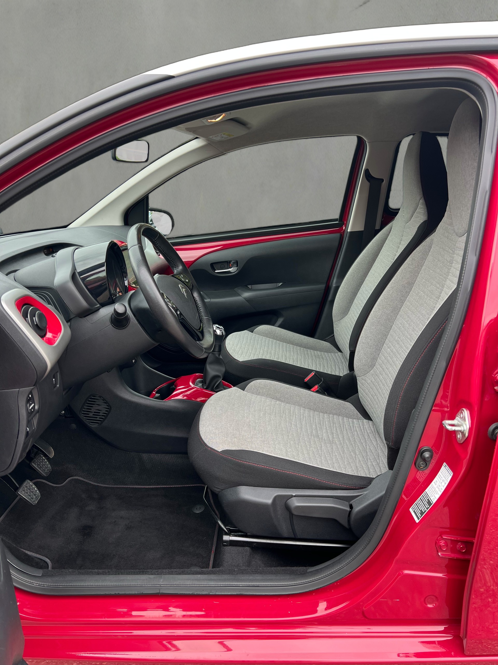 CITROEN C1 1.2 VTi Shine Edition-image-15