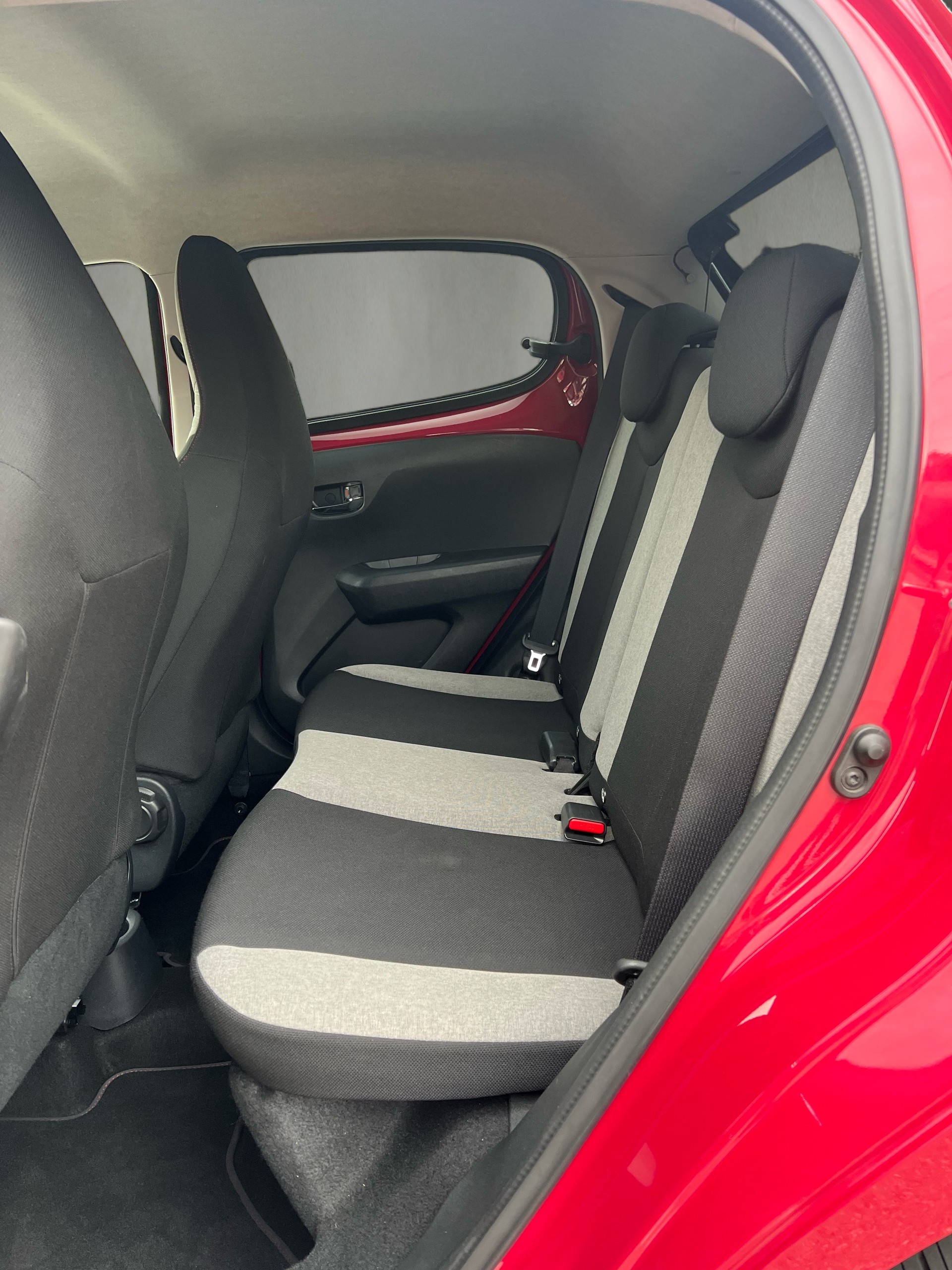 CITROEN C1 1.2 VTi Shine Edition-image-11