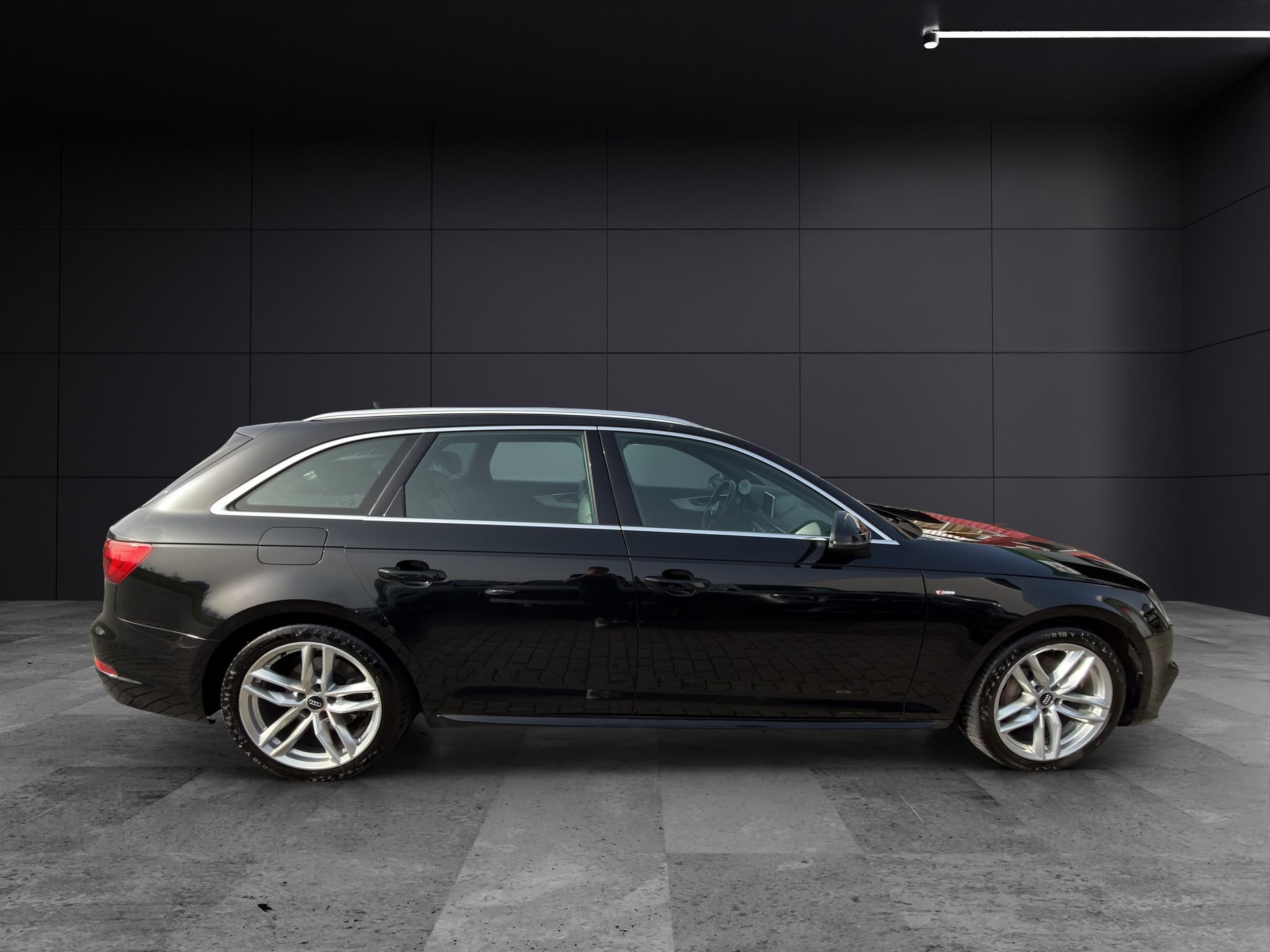 AUDI A4 Avant 2.0 TDI Design quattro S-tronic-image-6
