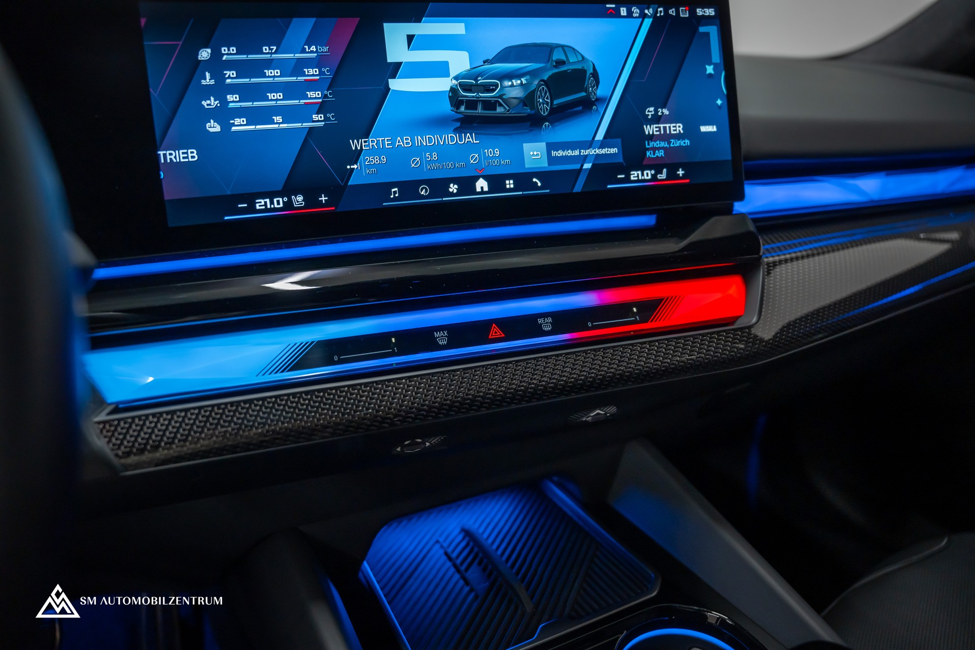 BMW M5 xDrive / CH / Carbon Exterieur & Interieur / 360° / Head-Up / Sitzbelüftung-image-38