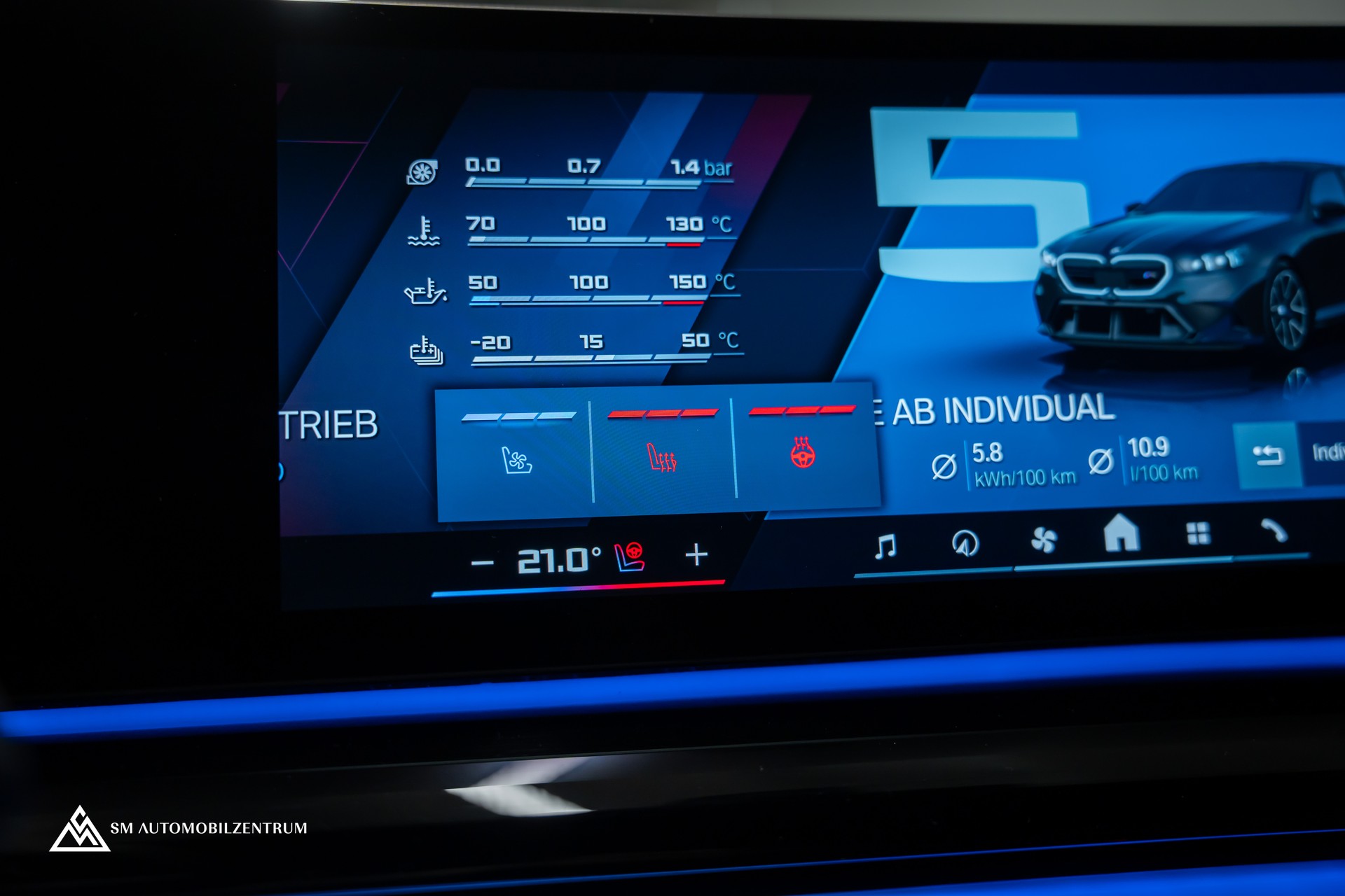BMW M5 xDrive / CH / Carbon Exterieur & Interieur / 360° / Head-Up / Sitzbelüftung-image-45