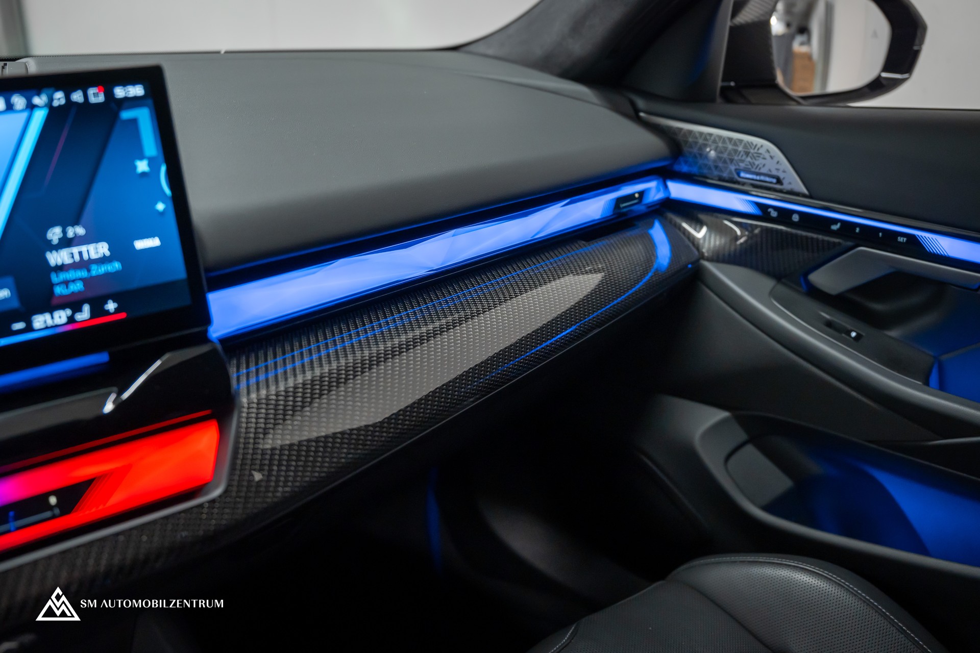 BMW M5 xDrive / CH / Carbon Exterieur & Interieur / 360° / Head-Up / Sitzbelüftung-image-39