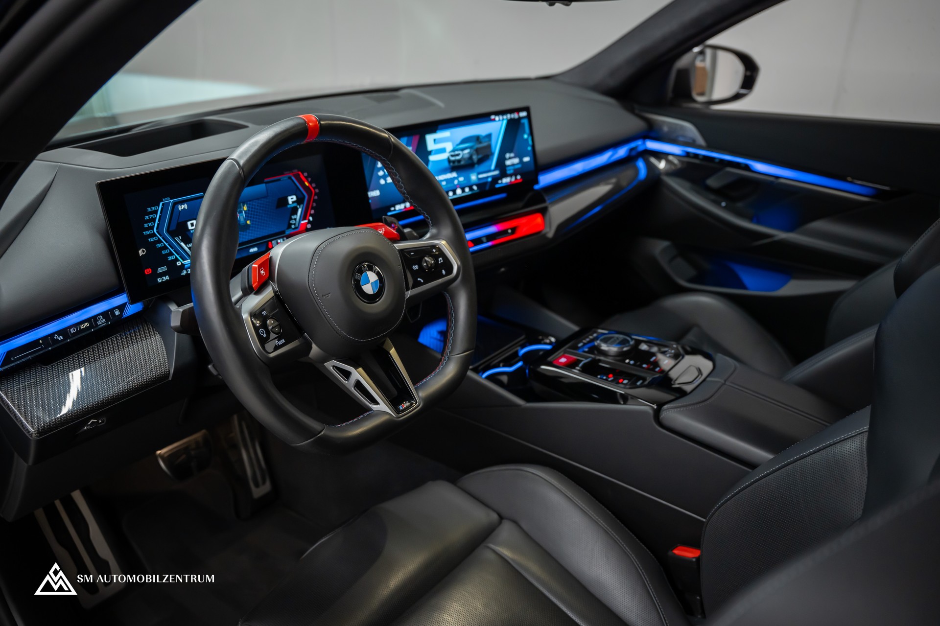 BMW M5 xDrive / CH / Carbon Exterieur & Interieur / 360° / Head-Up / Sitzbelüftung-image-22
