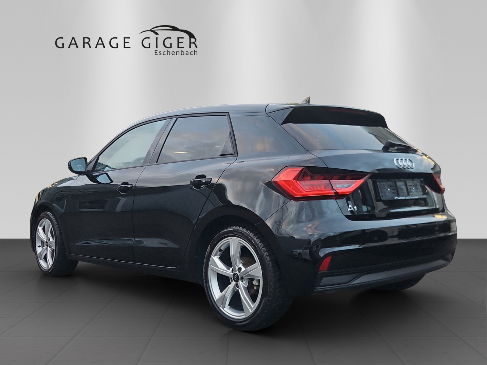 AUDI A1 Sportback 30 TFSI advanced Attraction S-tronic-image-2