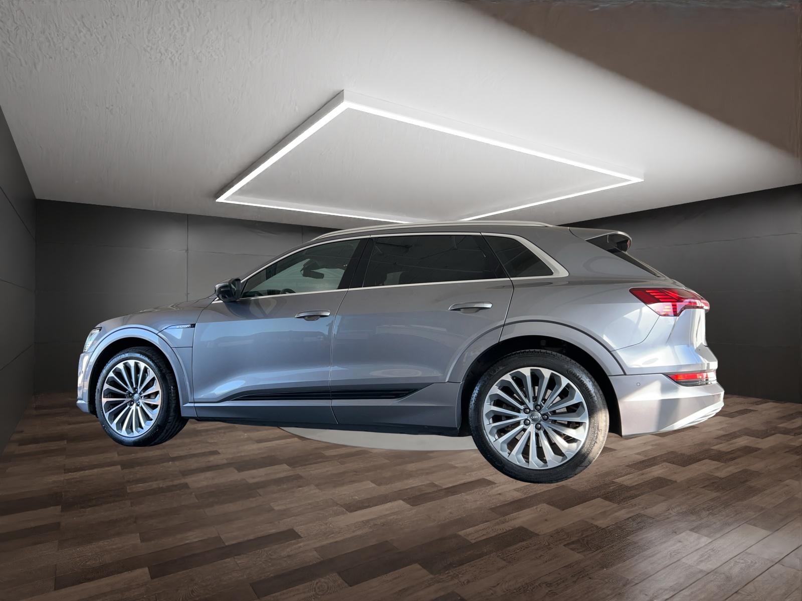 AUDI e-tron 55 Advanced quattro-image-2