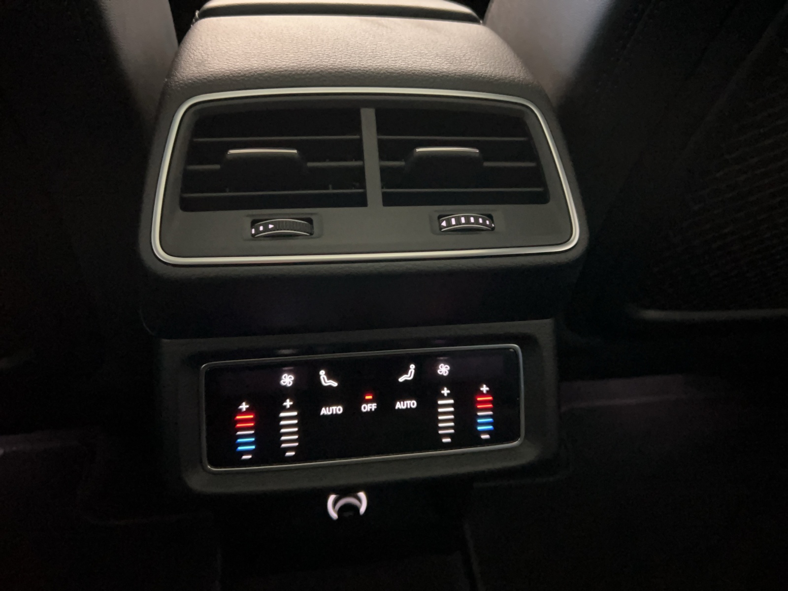 AUDI e-tron 55 Advanced quattro-image-14