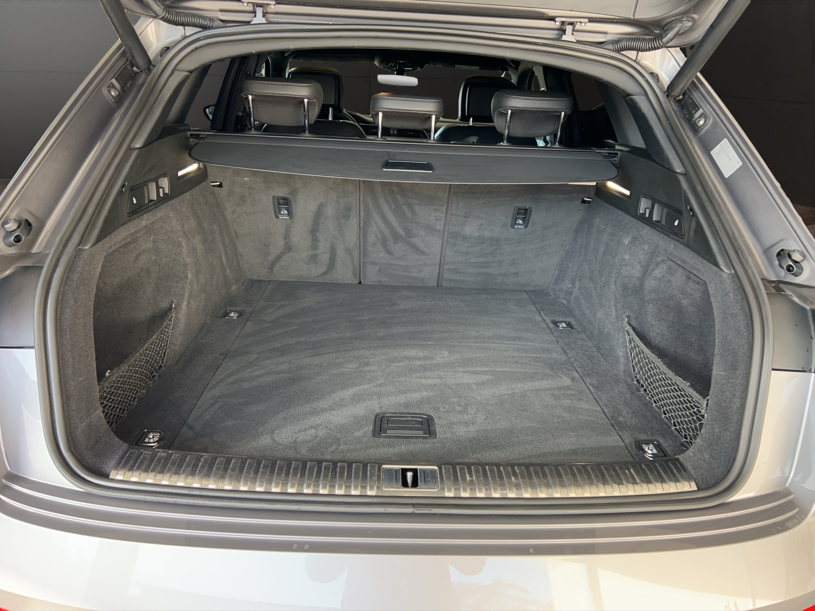 AUDI e-tron 55 Advanced quattro-image-17