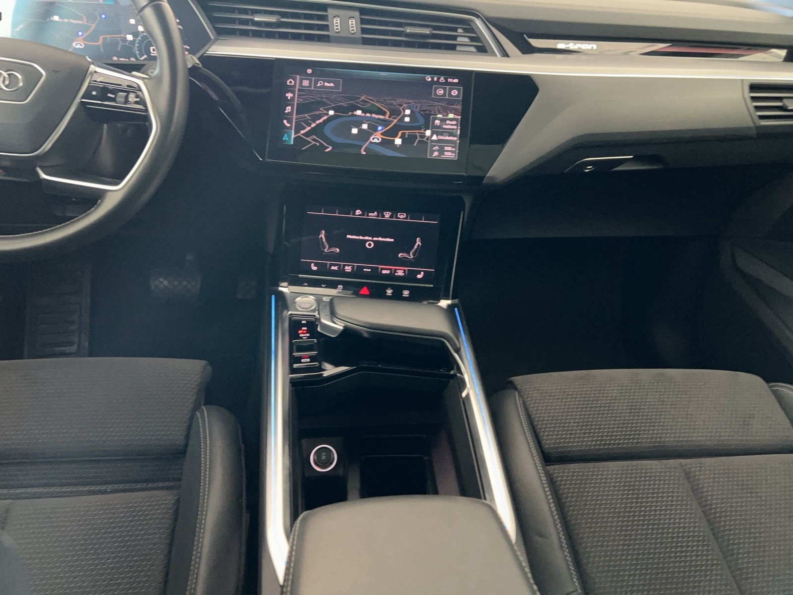 AUDI e-tron 55 Advanced quattro-image-13