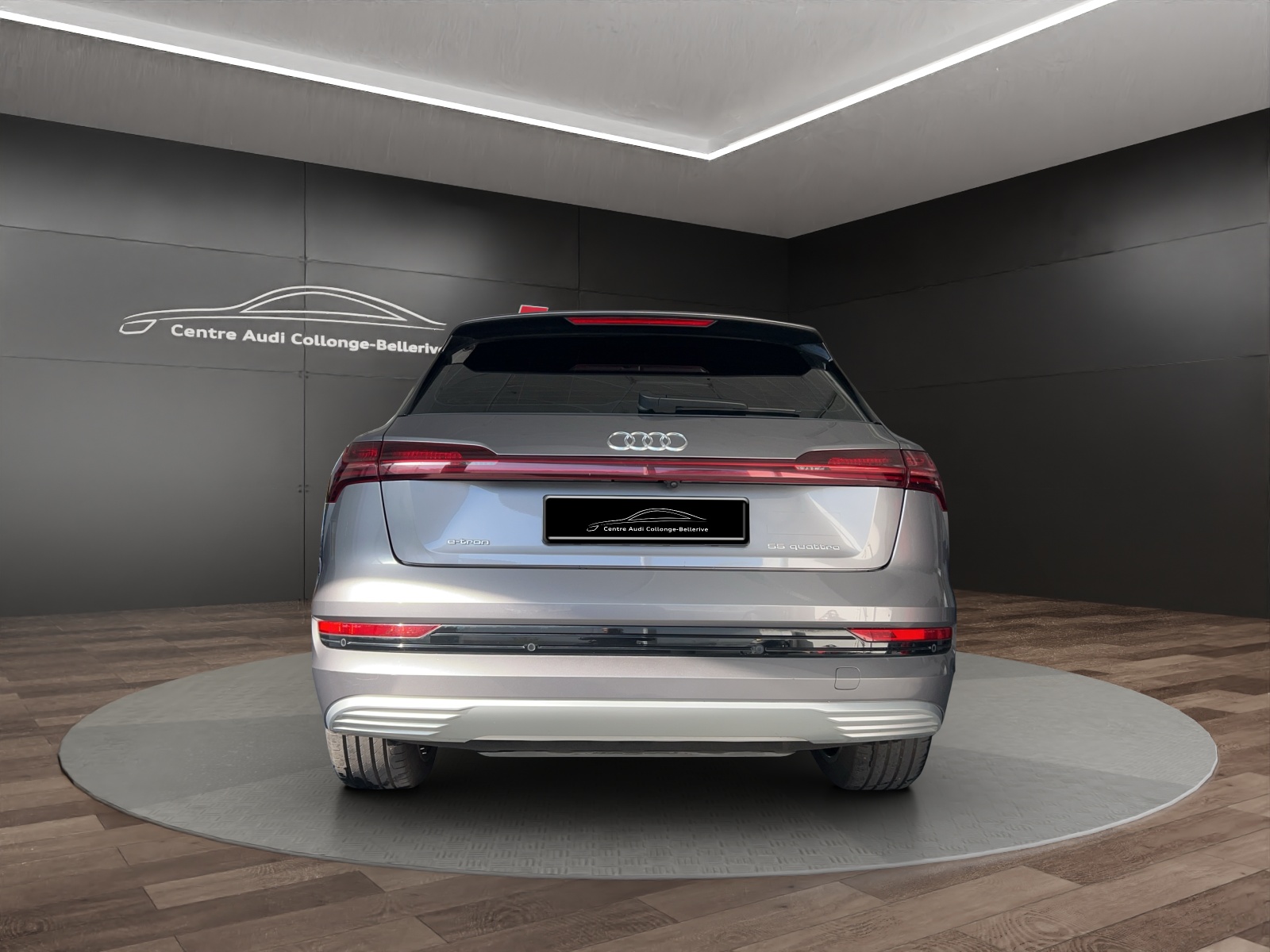 AUDI e-tron 55 Advanced quattro-image-4