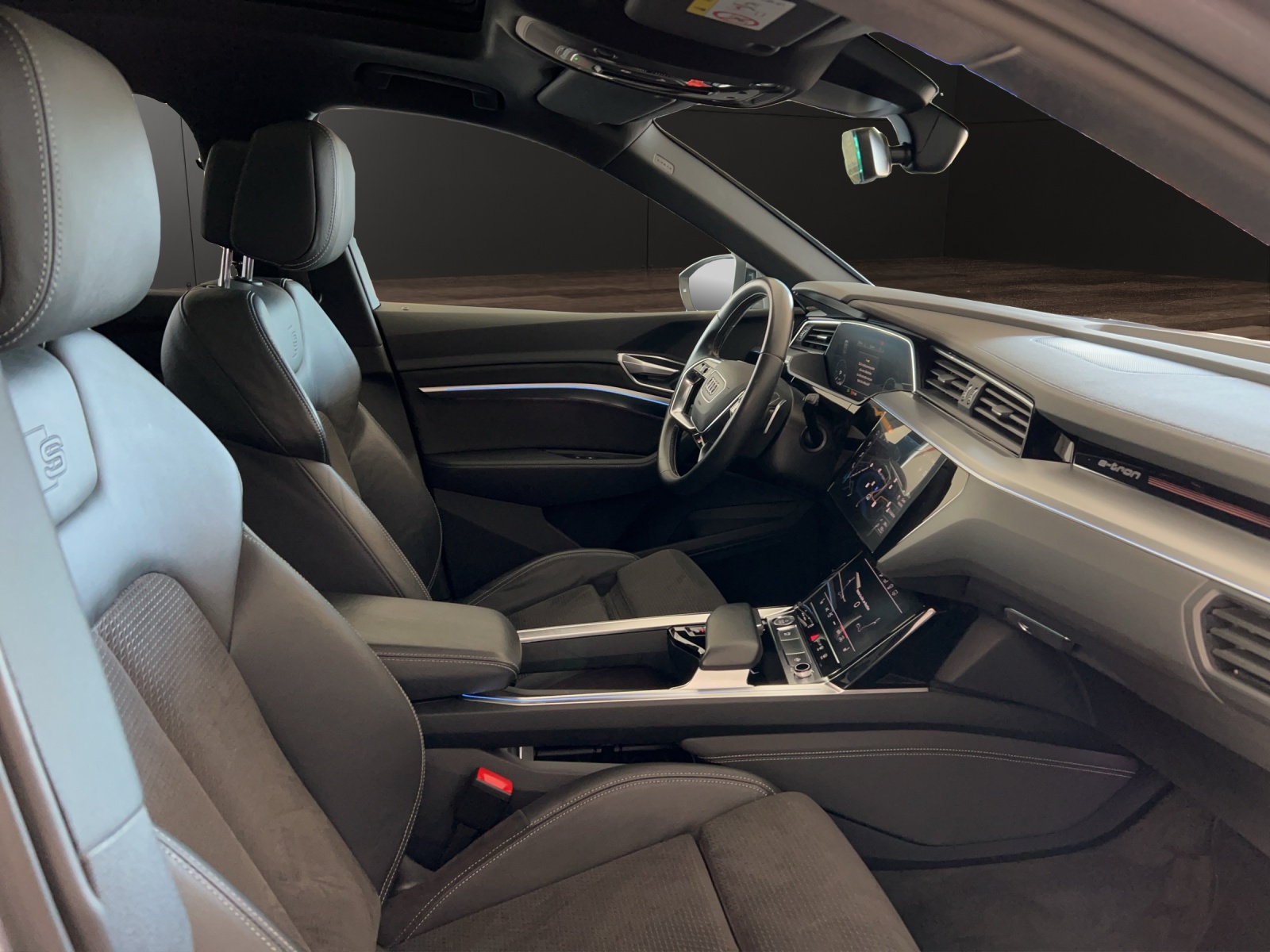 AUDI e-tron 55 Advanced quattro-image-15
