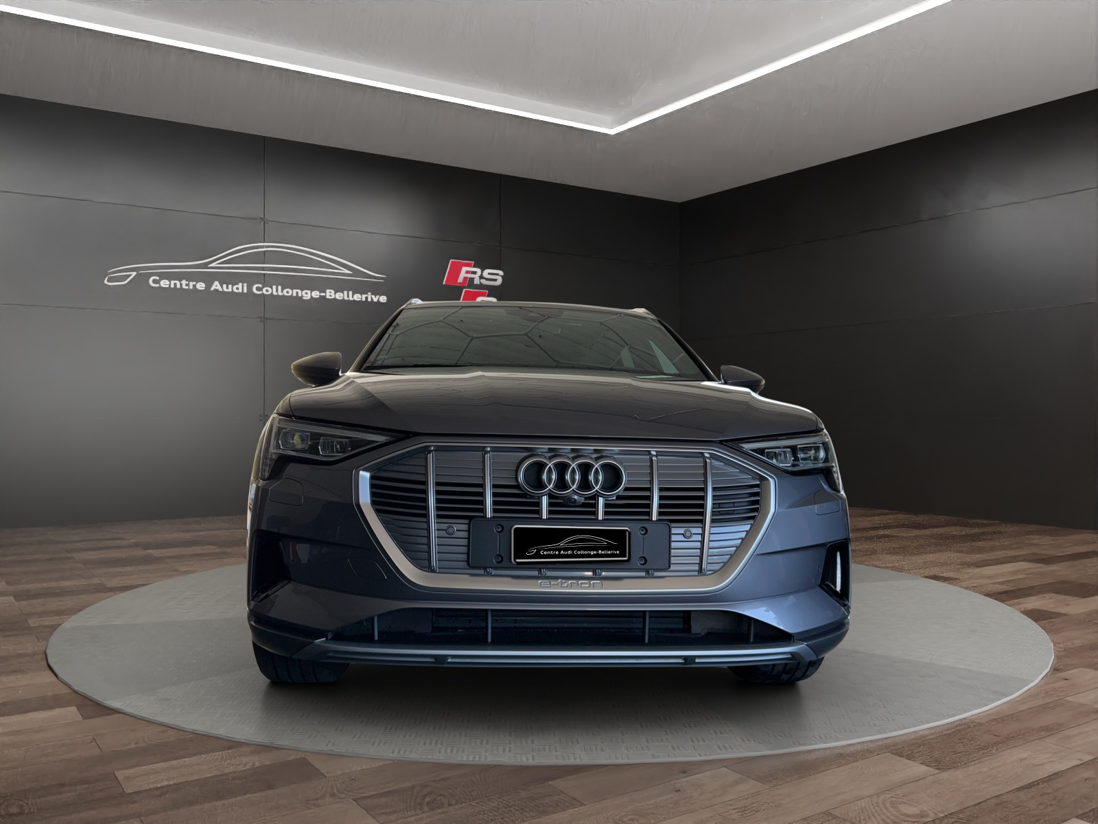 AUDI e-tron 55 Advanced quattro-image-1