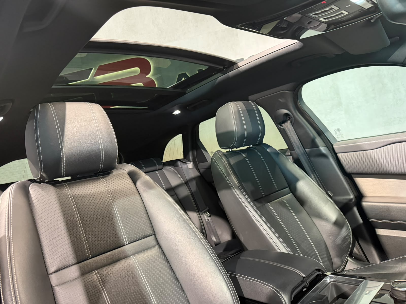 LAND ROVER Range Rover Velar R-Dynamic P 380 HSE Automatic (CH)-image-18