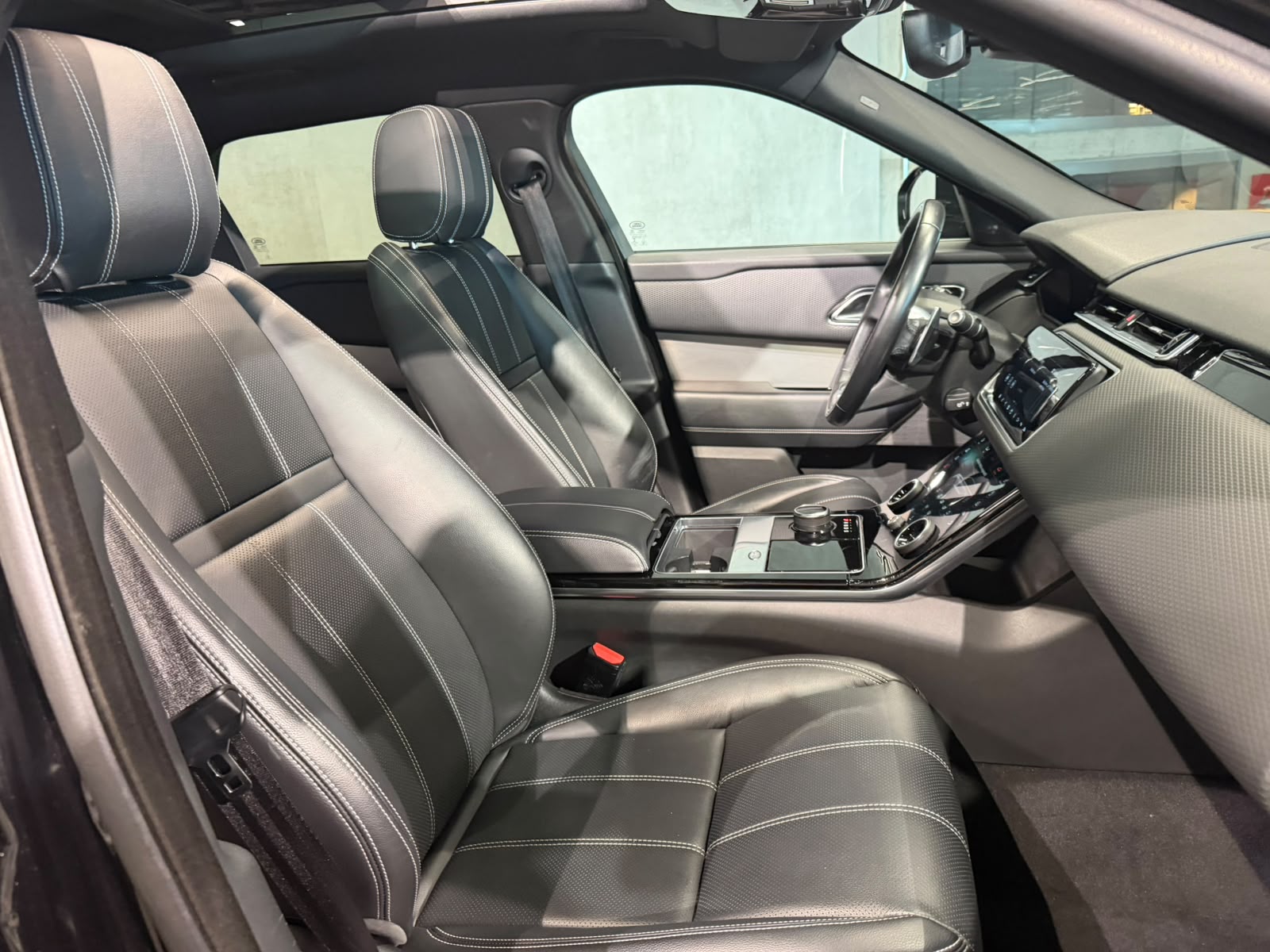LAND ROVER Range Rover Velar R-Dynamic P 380 HSE Automatic (CH)-image-16