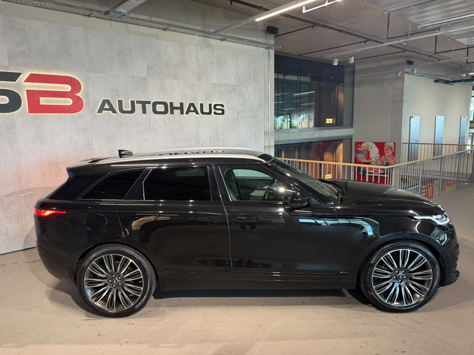 LAND ROVER Range Rover Velar R-Dynamic P 380 HSE Automatic (CH)-image-8