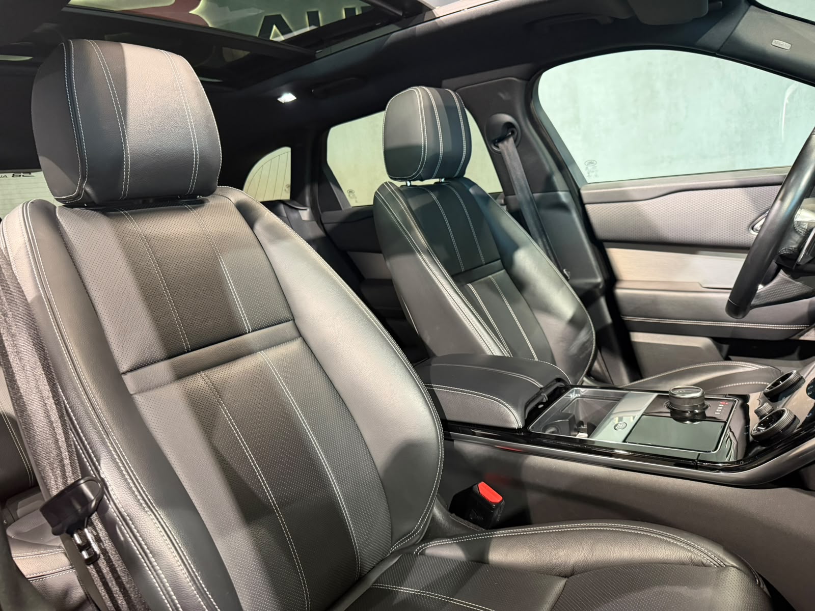 LAND ROVER Range Rover Velar R-Dynamic P 380 HSE Automatic (CH)-image-23