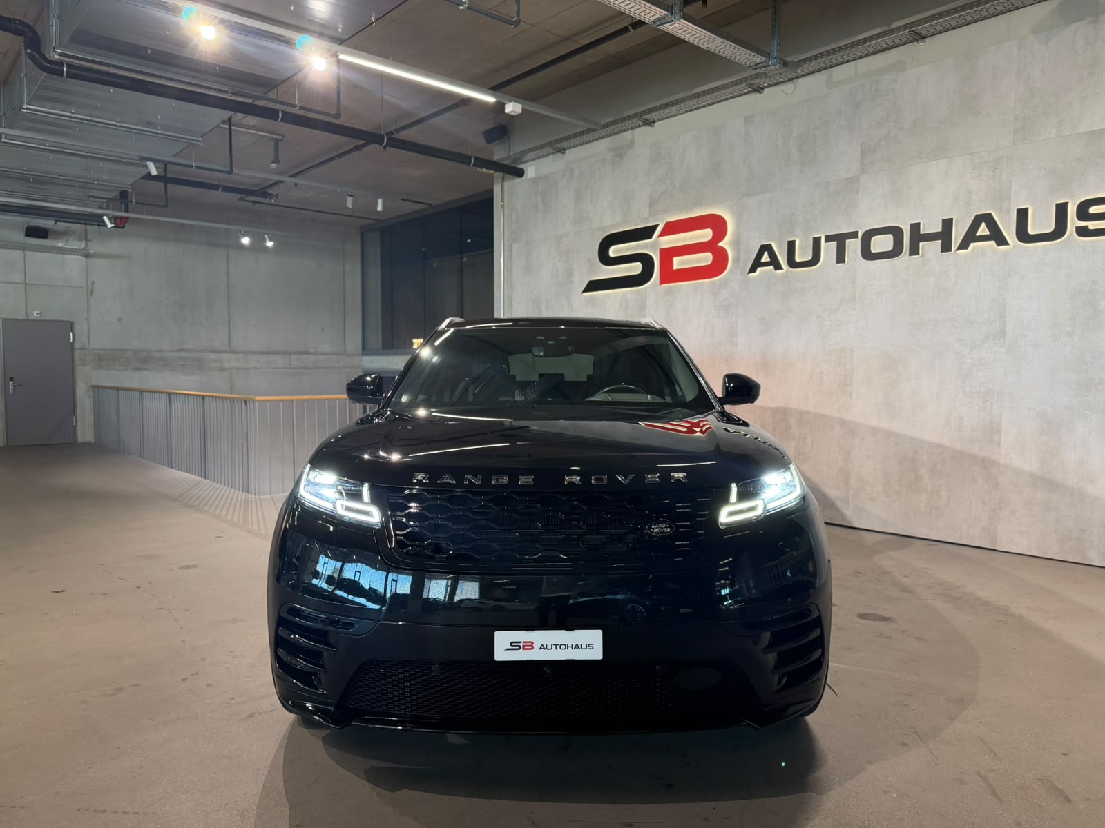 LAND ROVER Range Rover Velar R-Dynamic P 380 HSE Automatic (CH)-image-2