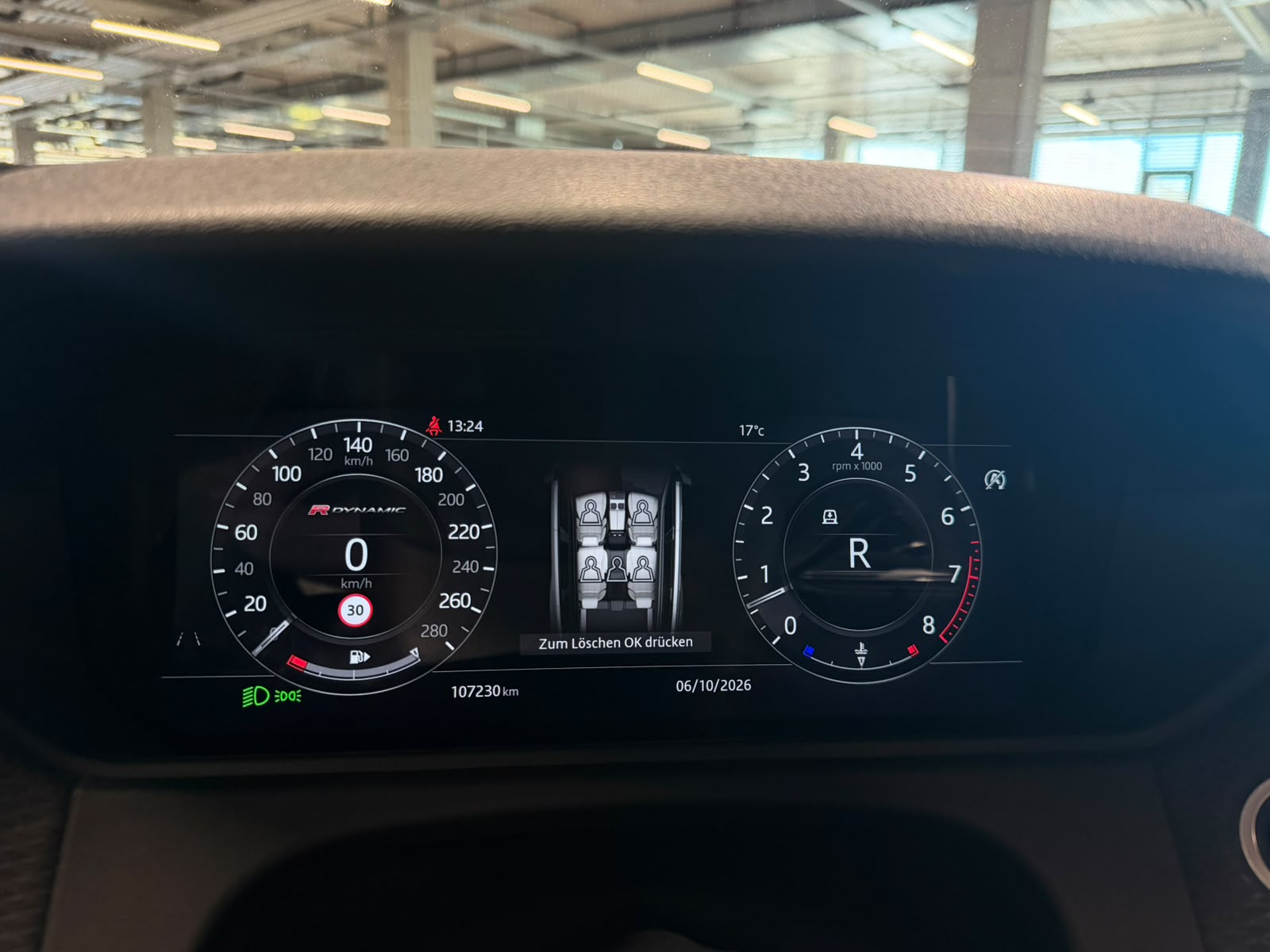 LAND ROVER Range Rover Velar R-Dynamic P 380 HSE Automatic (CH)-image-28