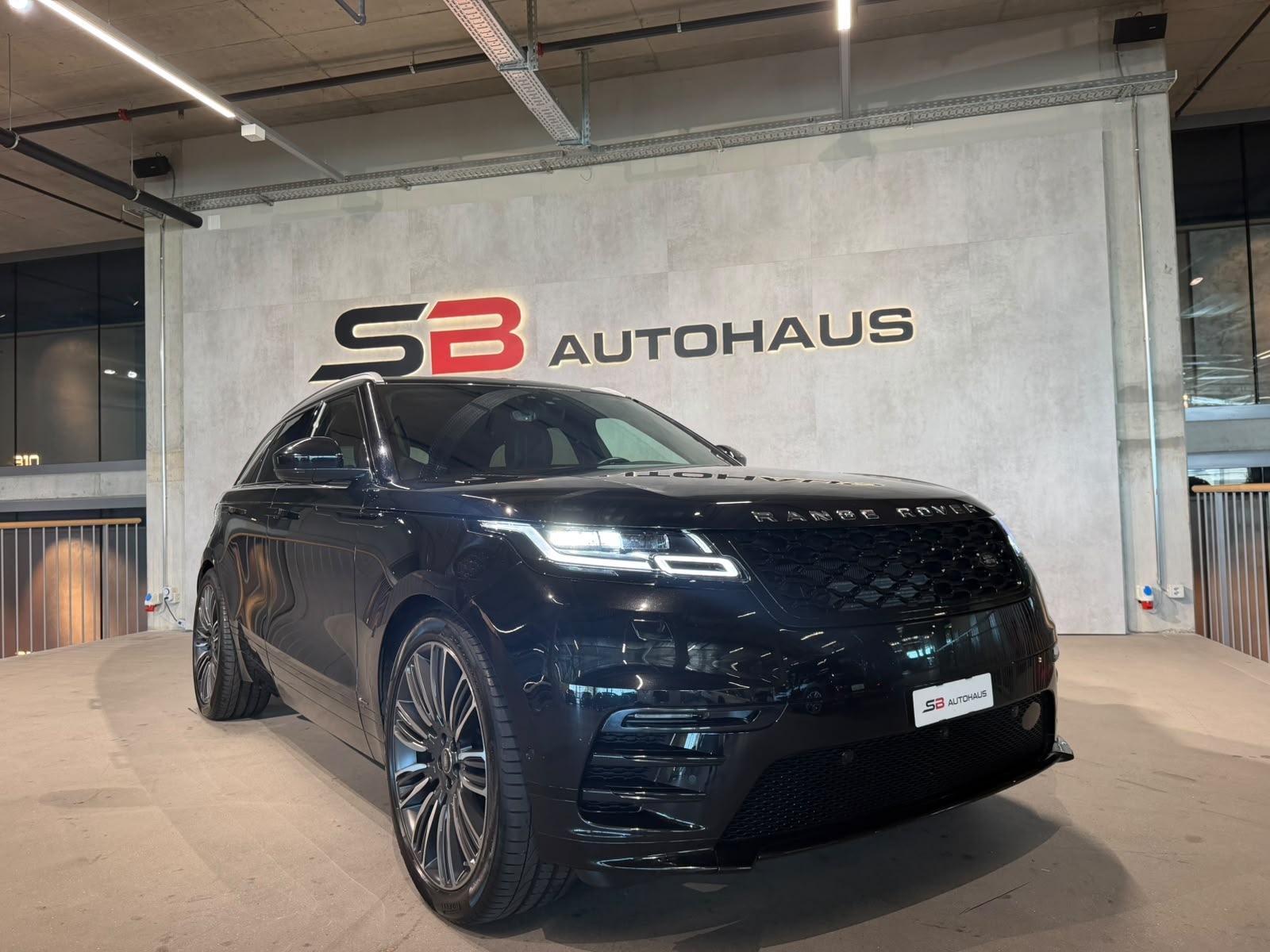 LAND ROVER Range Rover Velar R-Dynamic P 380 HSE Automatic (CH)-image-4