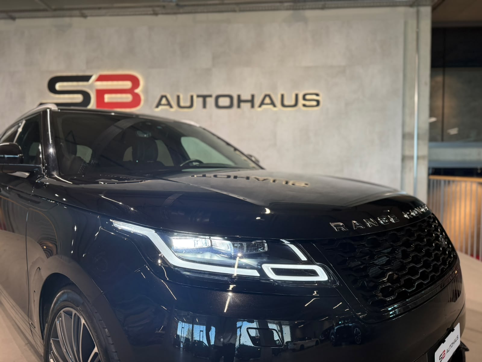 LAND ROVER Range Rover Velar R-Dynamic P 380 HSE Automatic (CH)-image-6