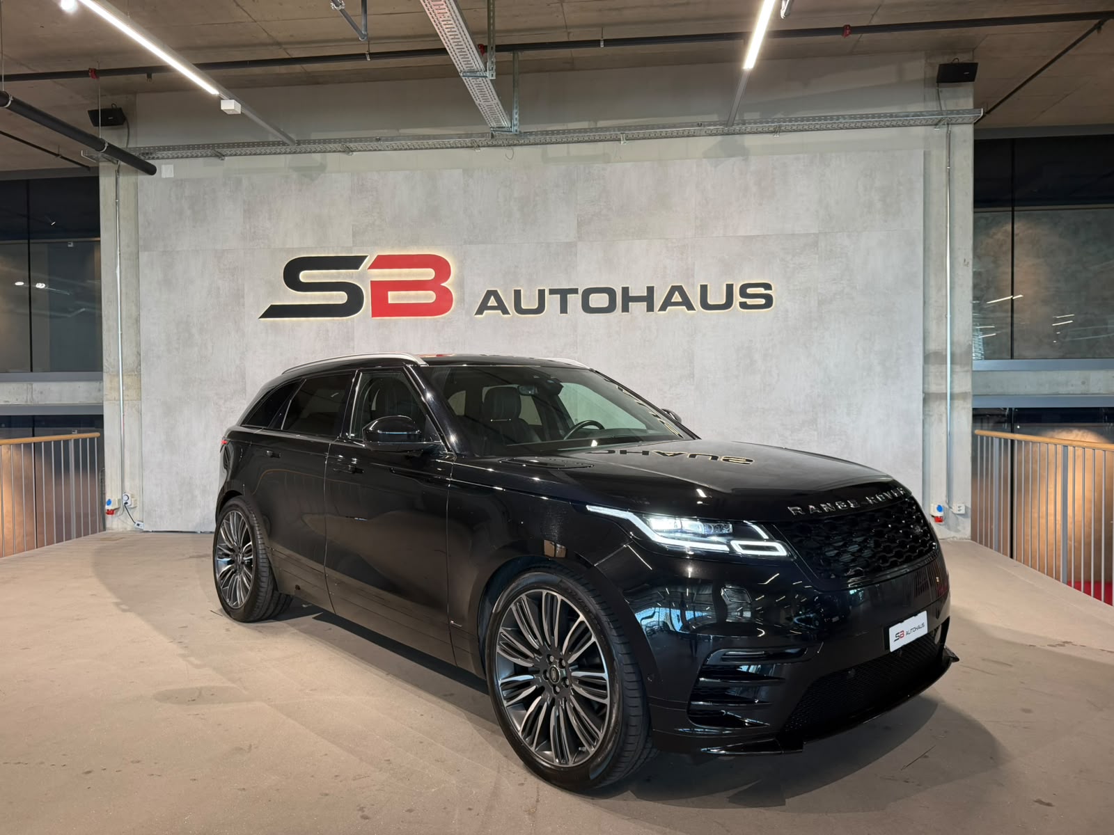 LAND ROVER Range Rover Velar R-Dynamic P 380 HSE Automatic (CH)-image-10