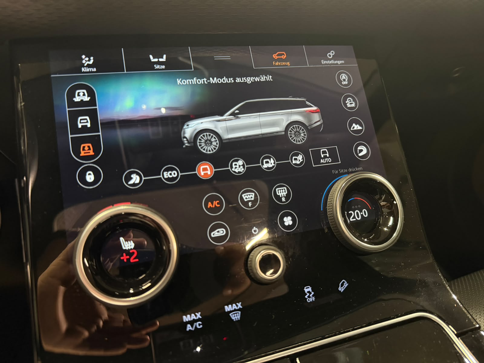 LAND ROVER Range Rover Velar R-Dynamic P 380 HSE Automatic (CH)-image-26