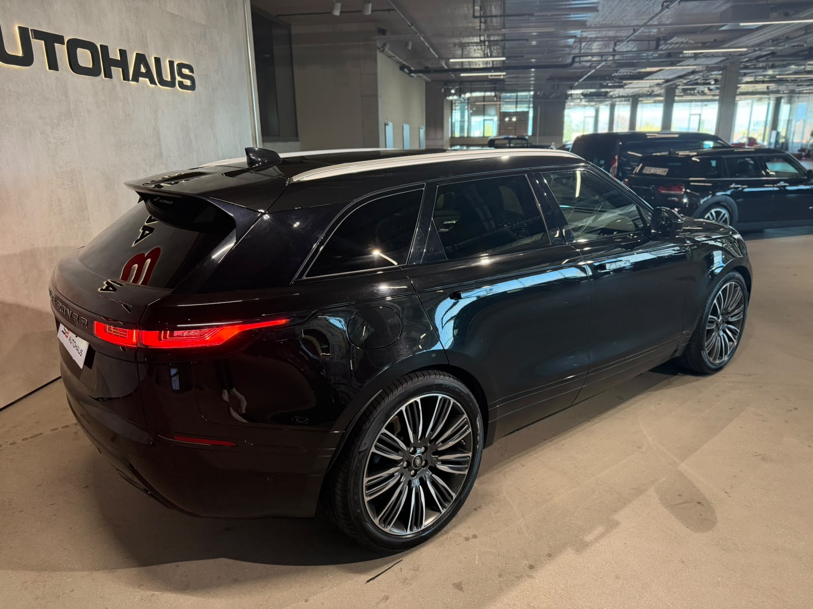 LAND ROVER Range Rover Velar R-Dynamic P 380 HSE Automatic (CH)-image-9