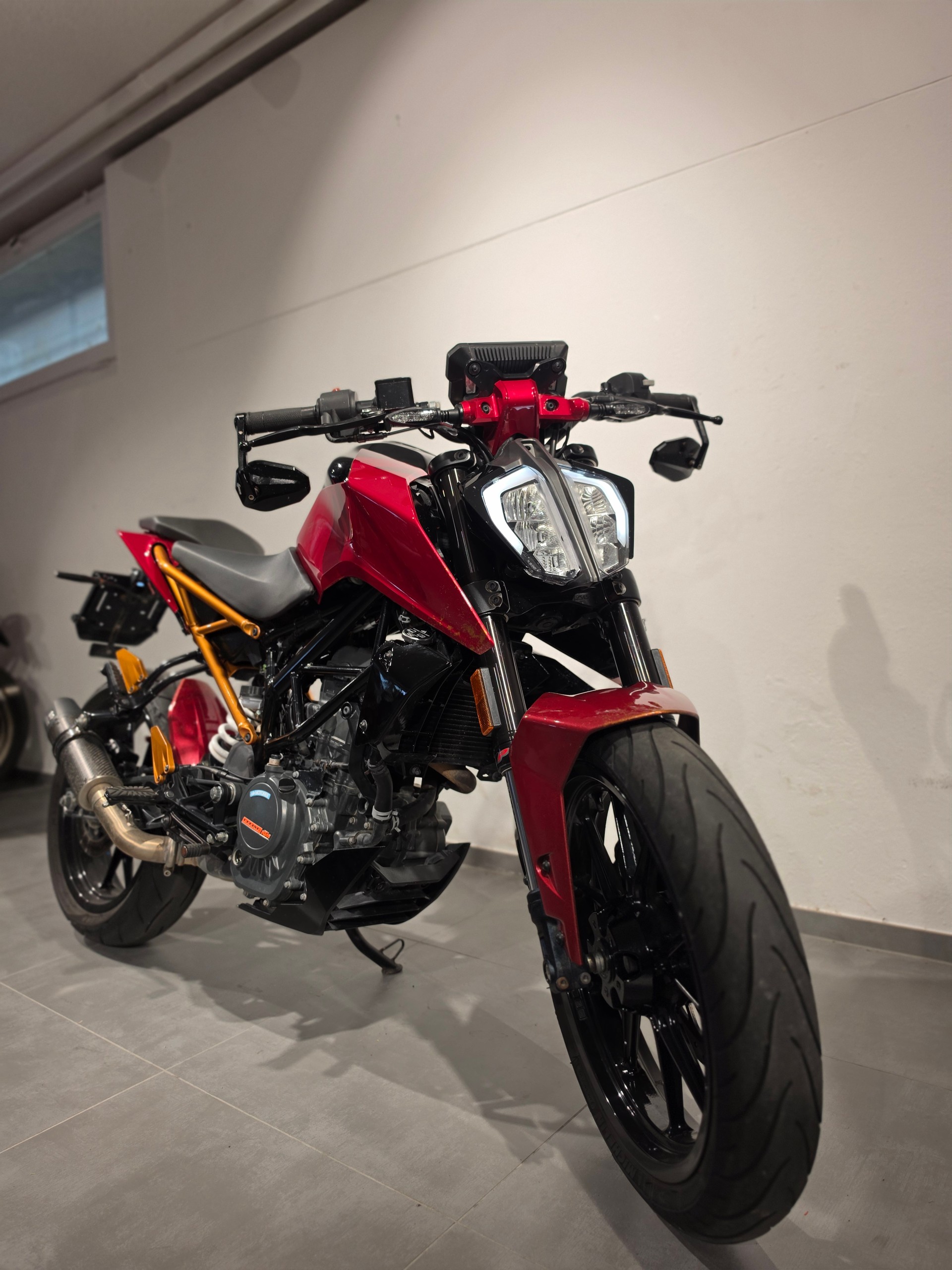 KTM 125 Duke ABS-showroom-element-1