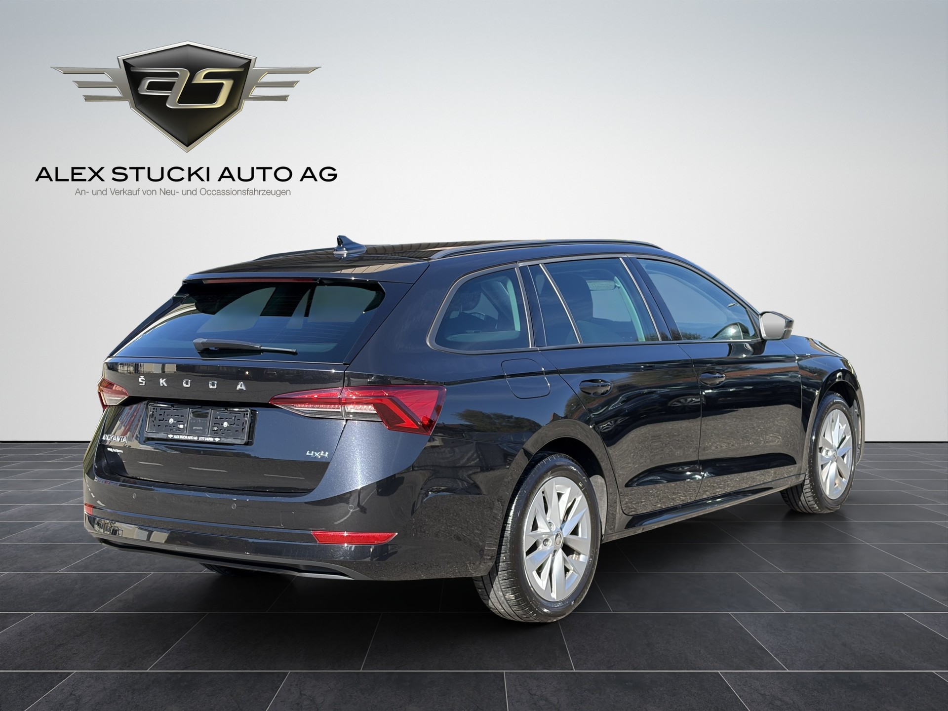 SKODA Octavia Combi 2.0 TSI Ambition DSG 4x4-image-5