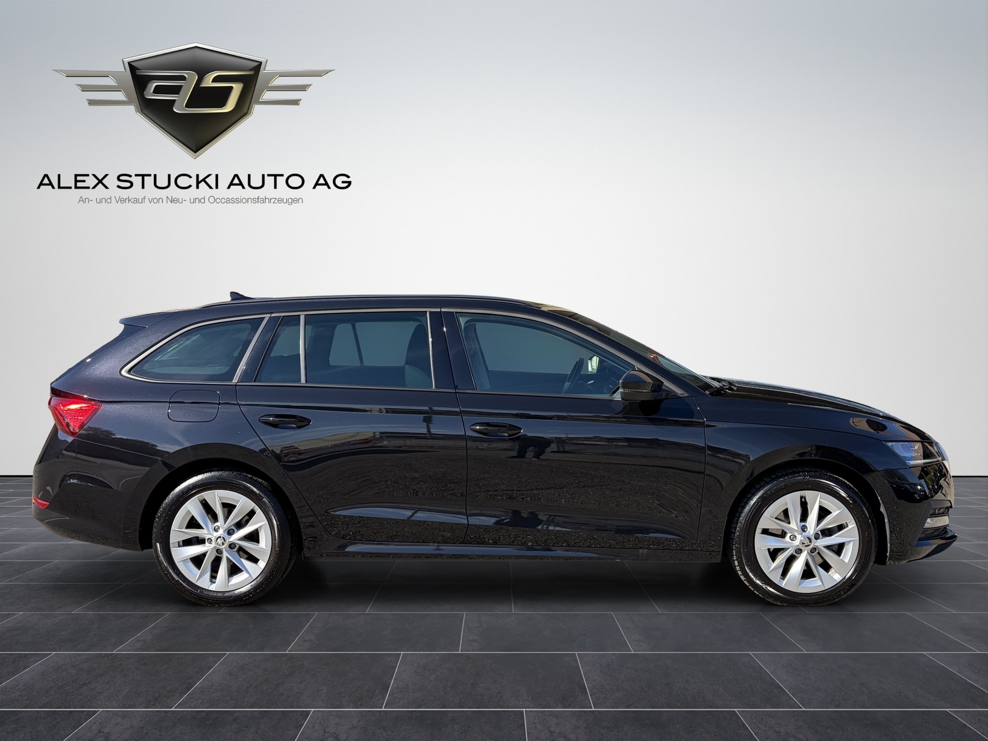 SKODA Octavia Combi 2.0 TSI Ambition DSG 4x4-image-3
