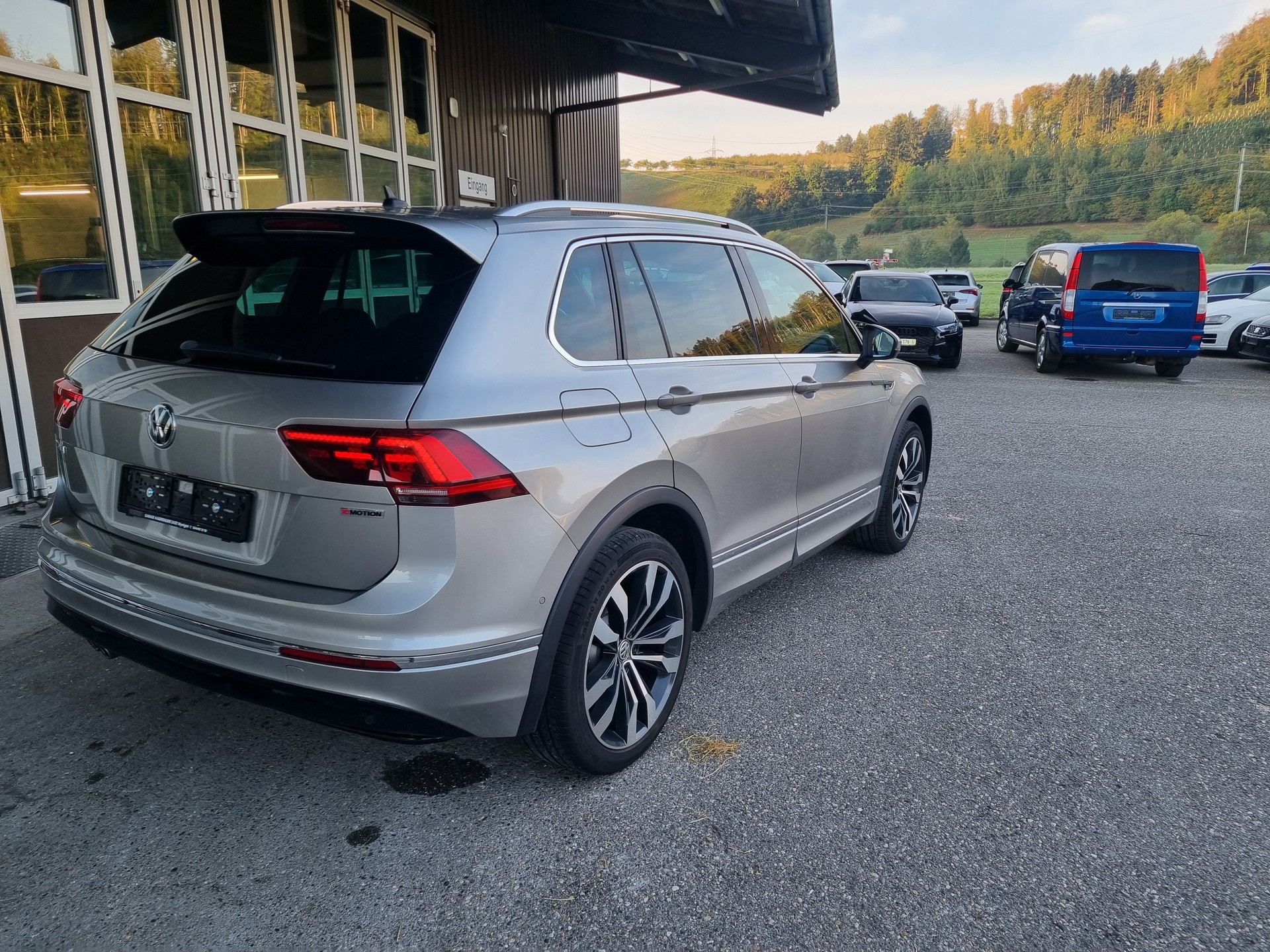 VW Tiguan 2.0 TDI SCR Highline 4Motion DSG-image-3
