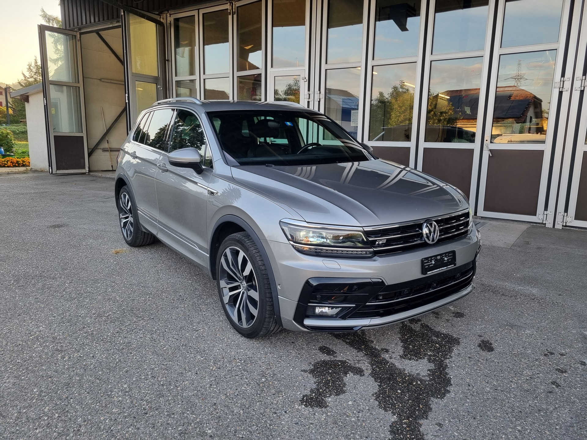 VW Tiguan 2.0 TDI SCR Highline 4Motion DSG-image-1