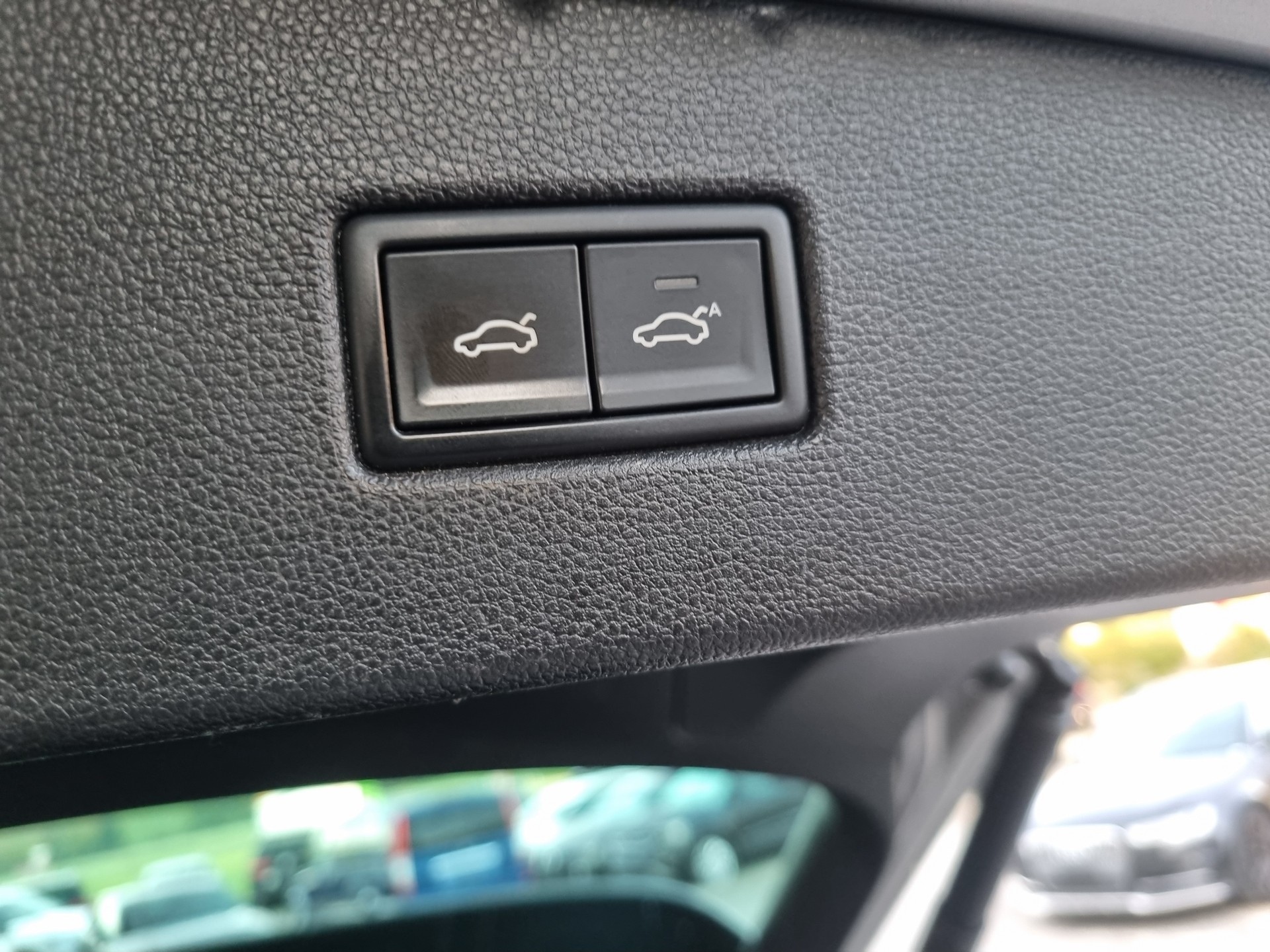 VW Tiguan 2.0 TDI SCR Highline 4Motion DSG-image-10