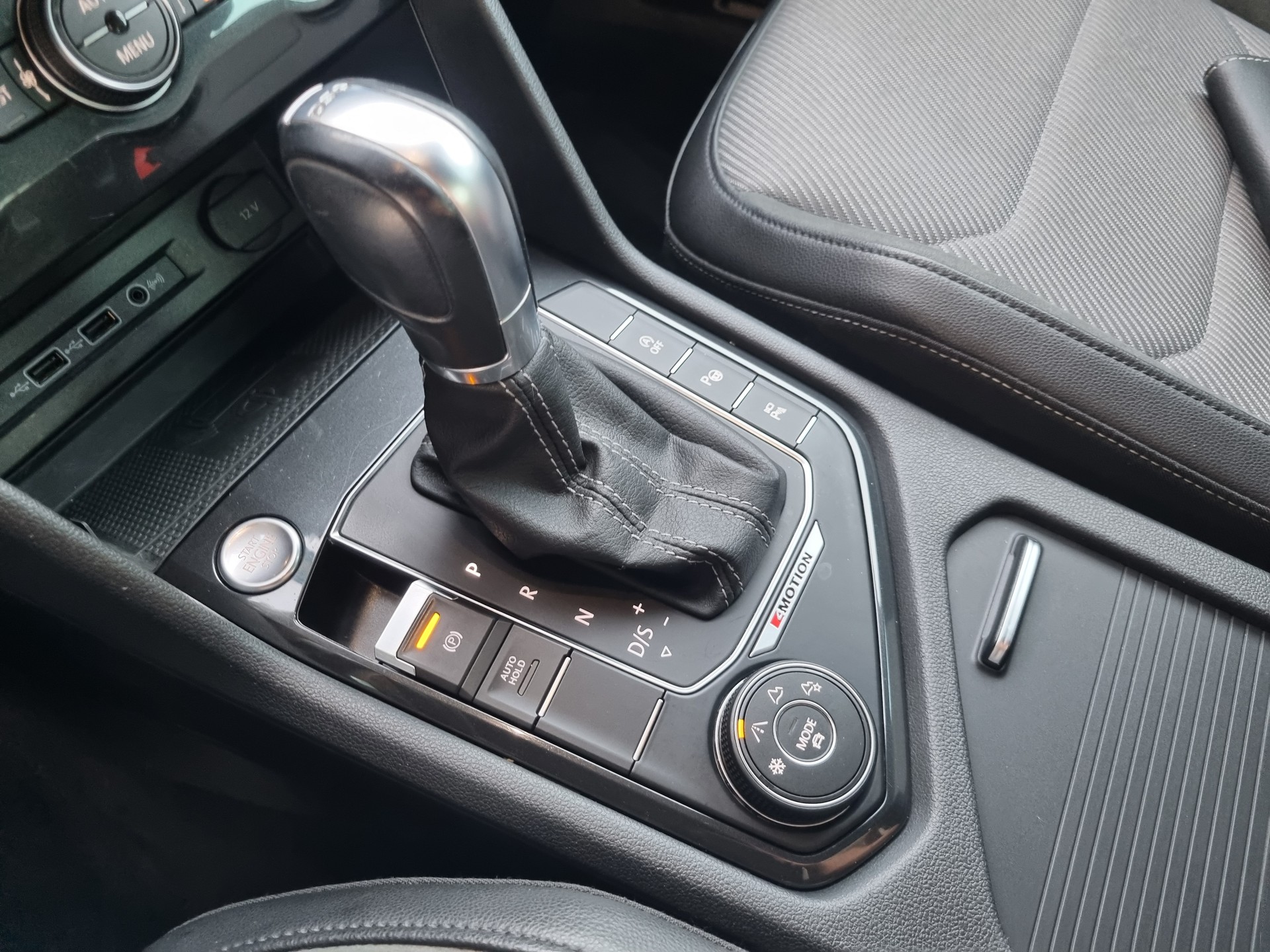 VW Tiguan 2.0 TDI SCR Highline 4Motion DSG-image-16