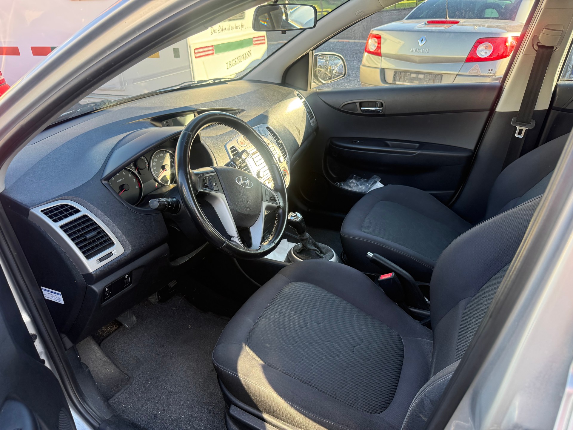 HYUNDAI i20 1.4 Style-image-5