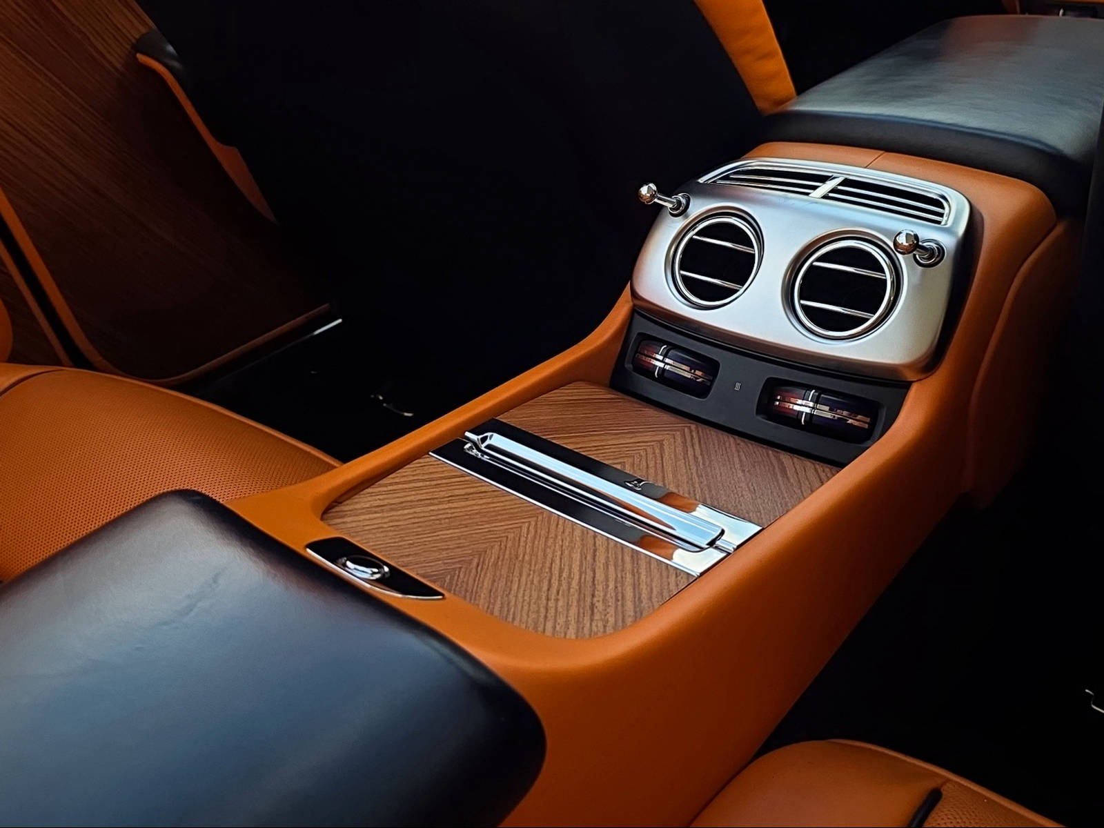 ROLLS-ROYCE Dawn 6.6 V12-image-15