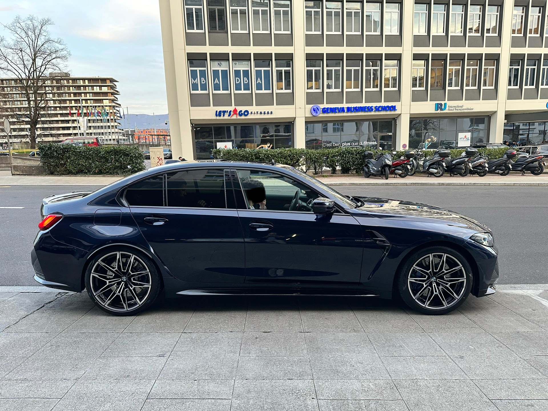 BMW M3 Competition xDrive-image-4