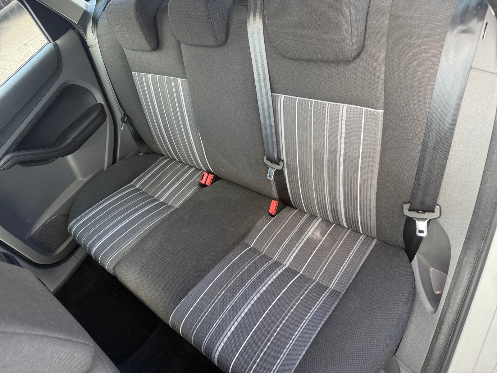FORD Focus 1.8i-image-10